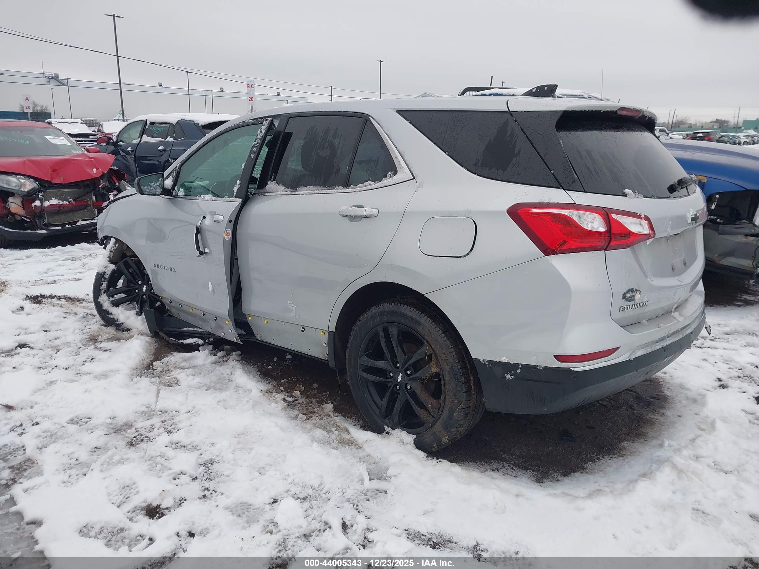 CHEVROLET EQUINOX image 3