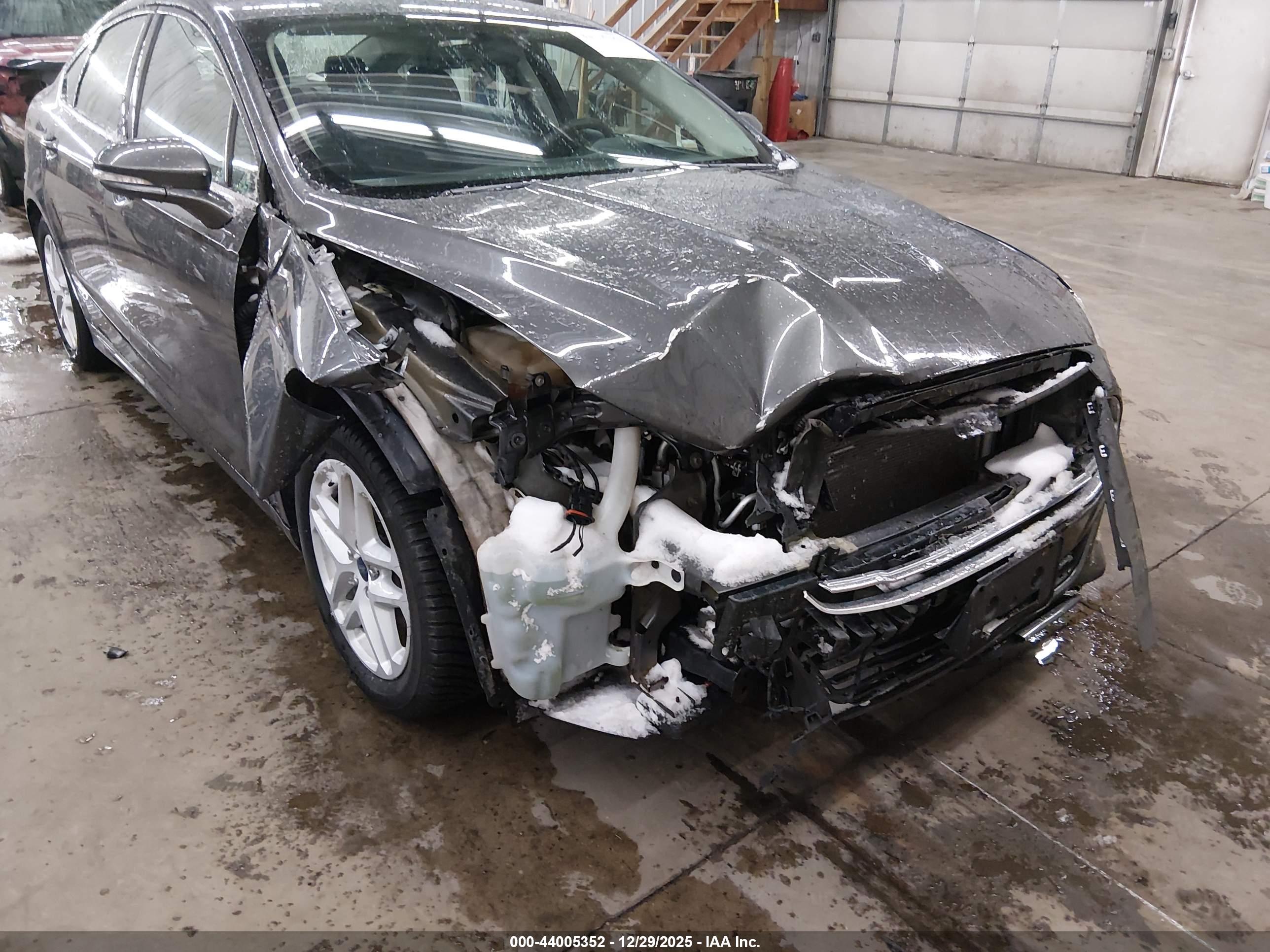 FORD FUSION image 6