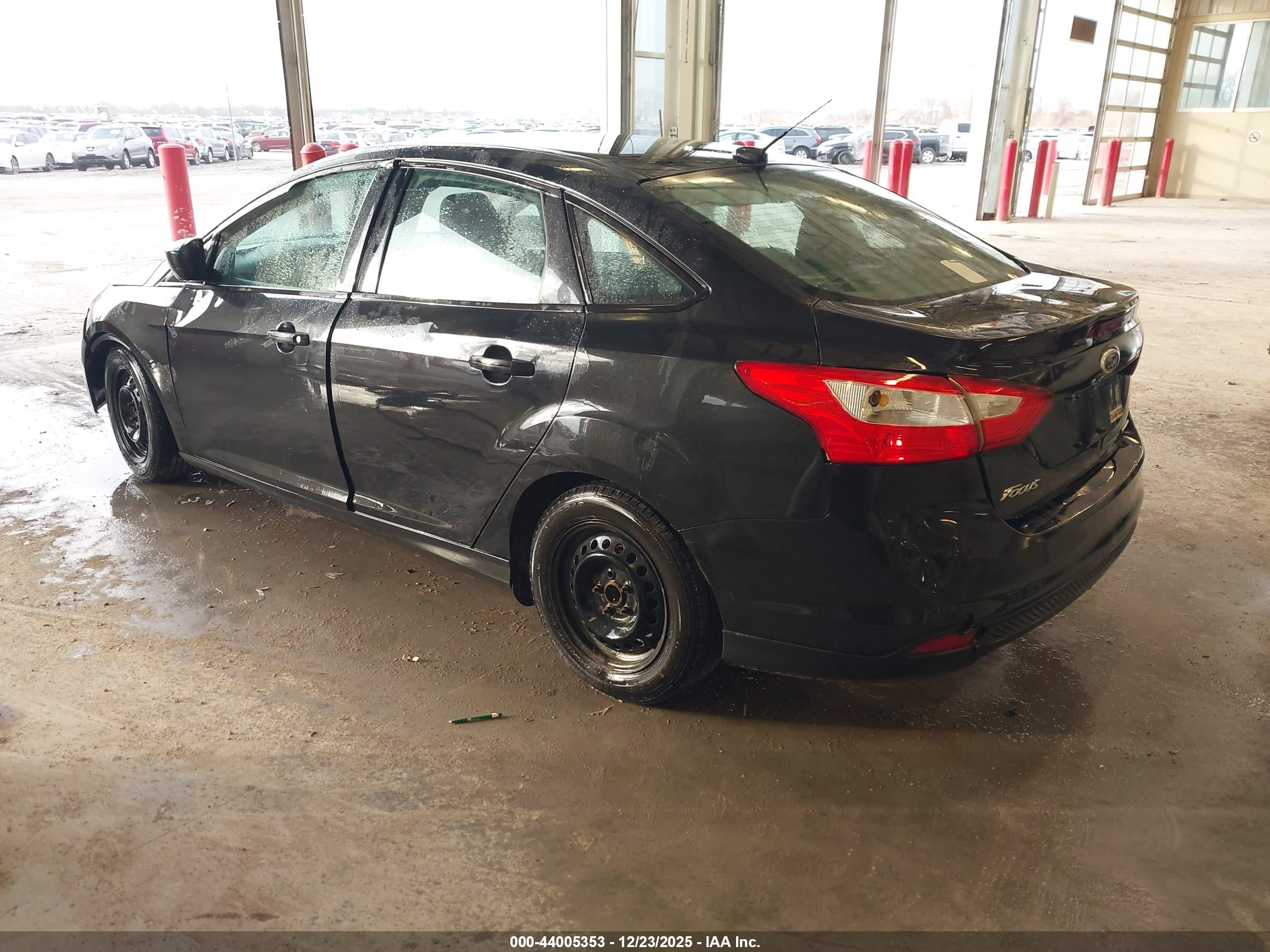 FORD FOCUS image 3