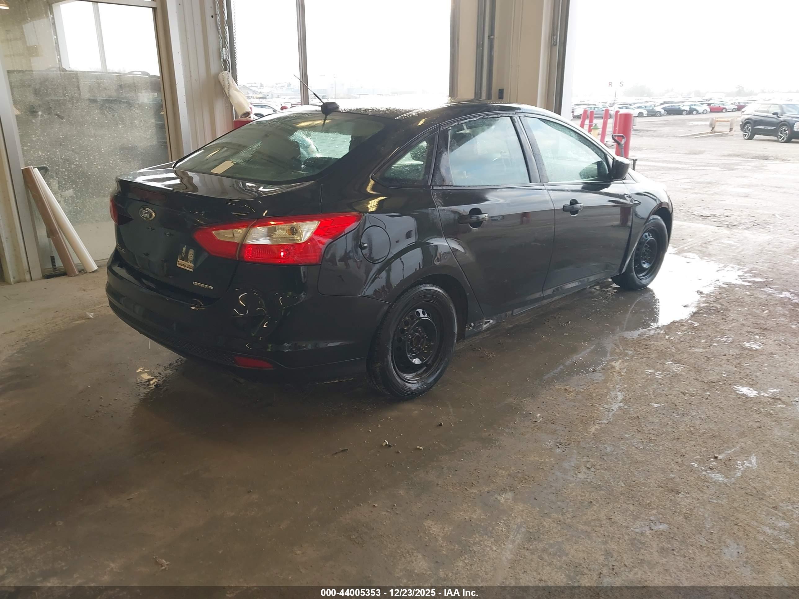 FORD FOCUS image 4