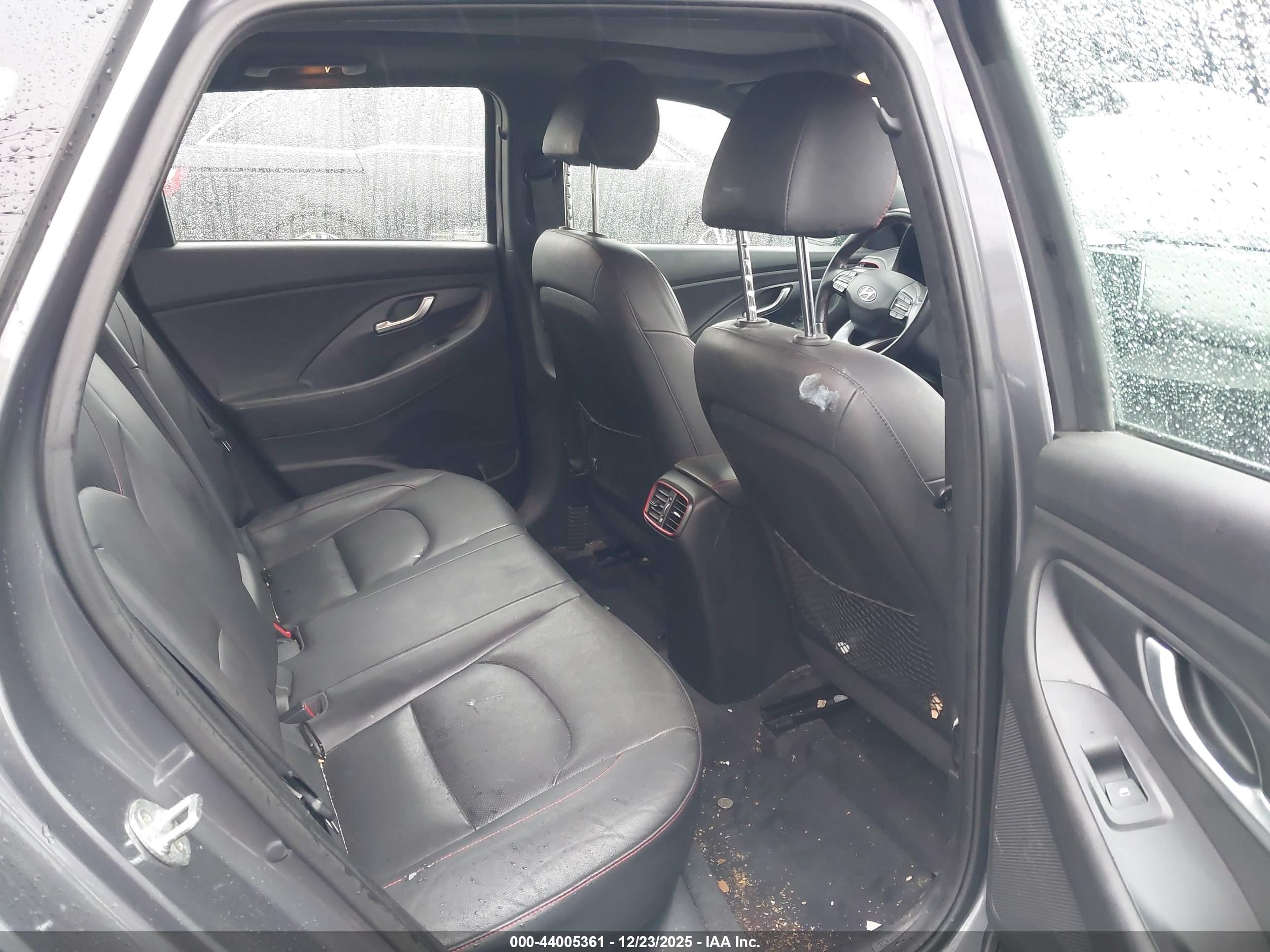 HYUNDAI ELANTRA image 8