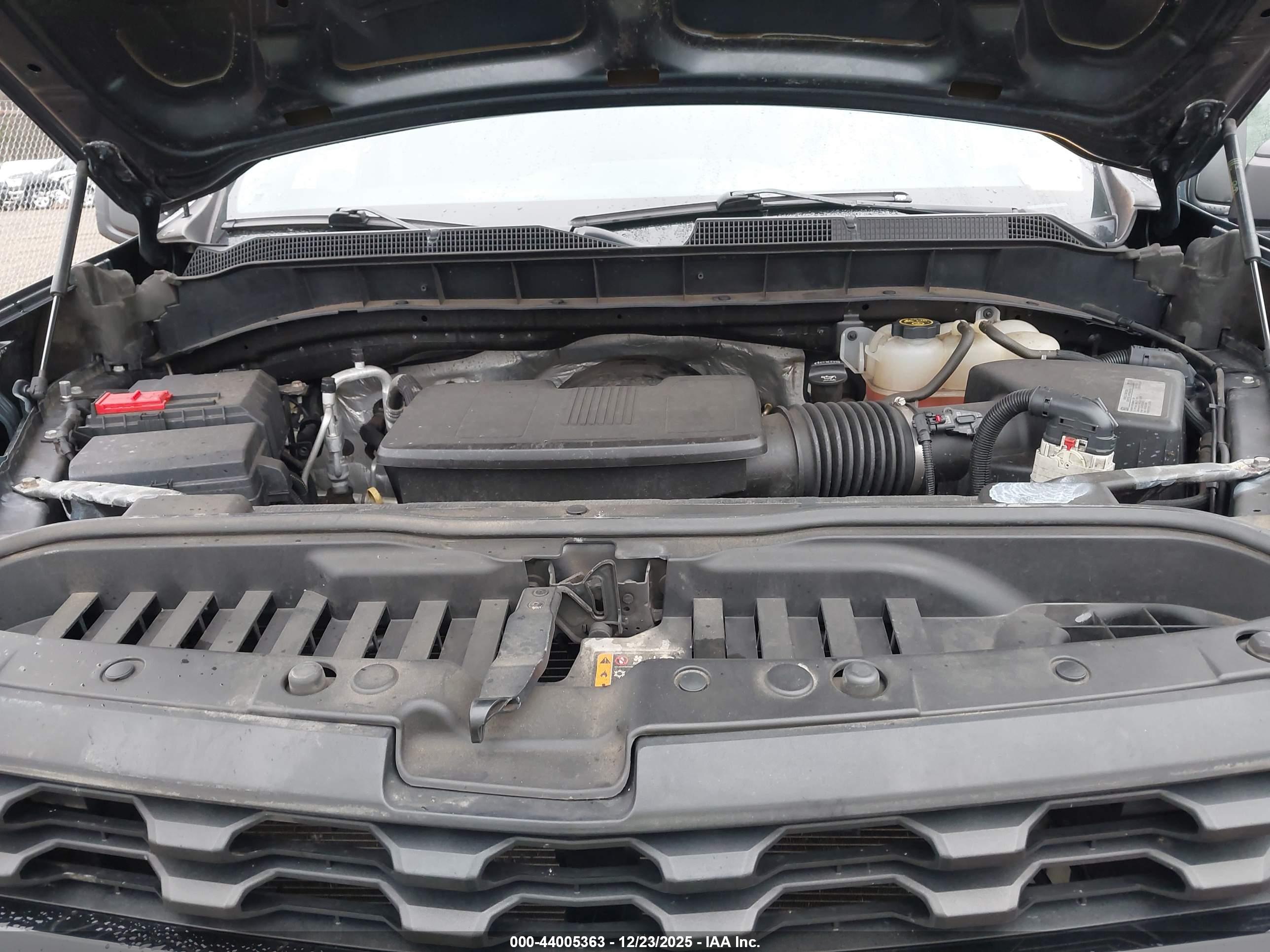 CHEVROLET SILVERADO image 10