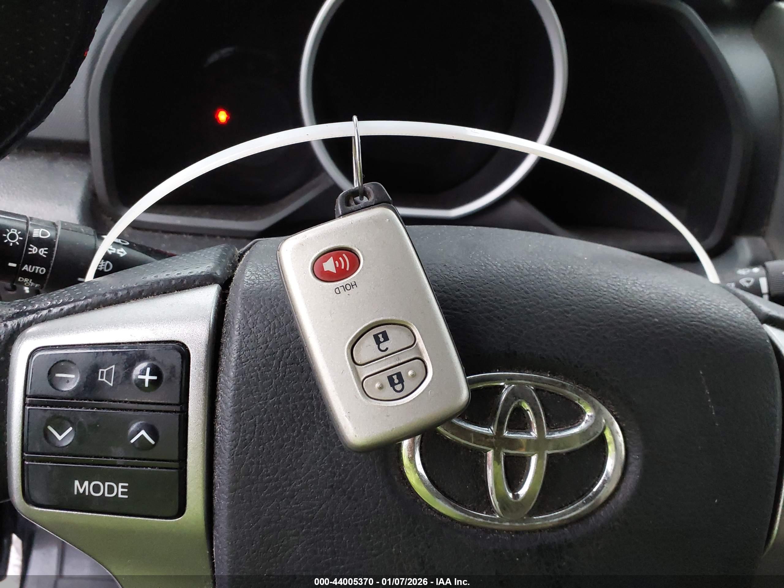 TOYOTA 4RUNNER image 11