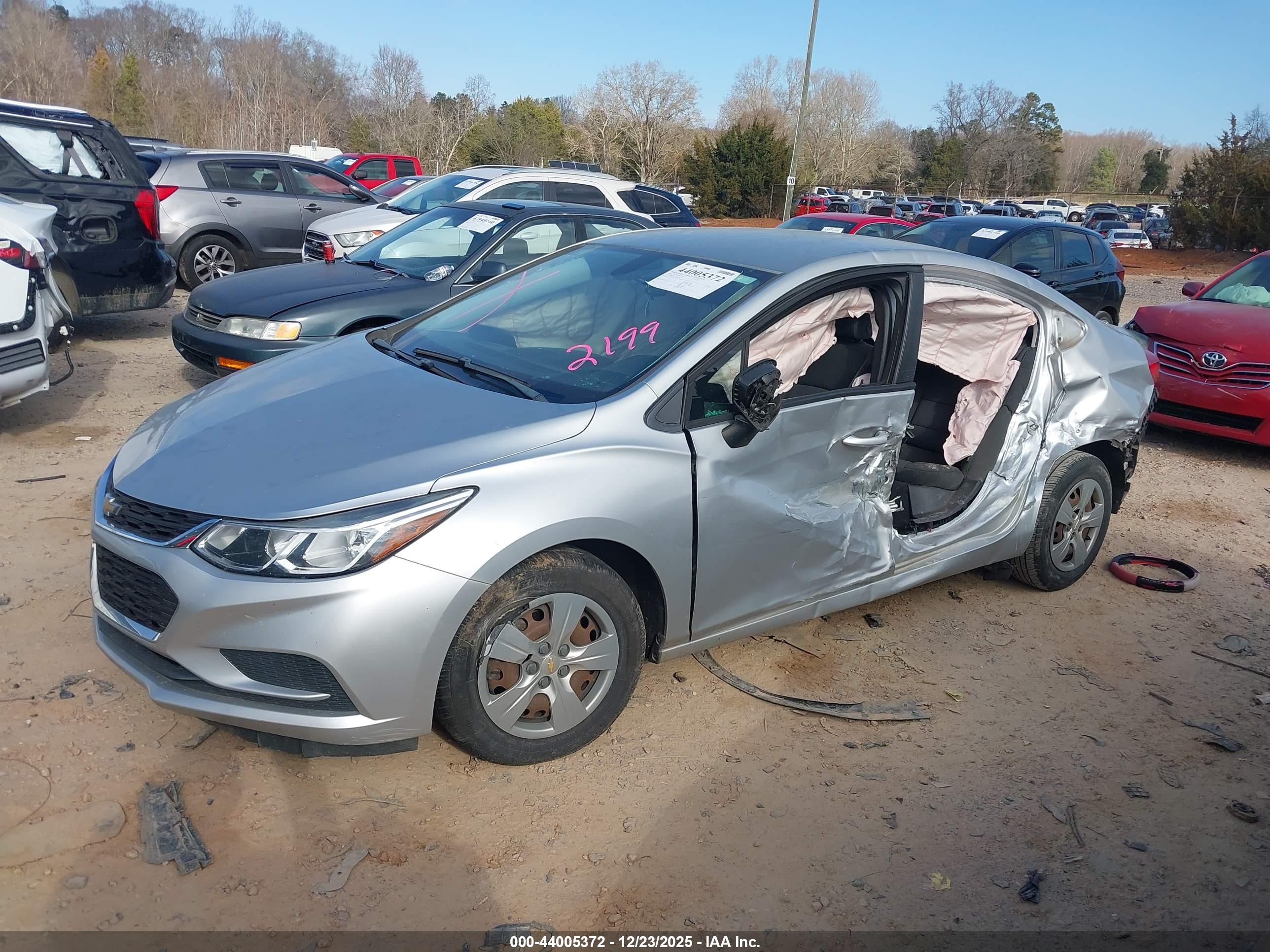 CHEVROLET CRUZE image 2