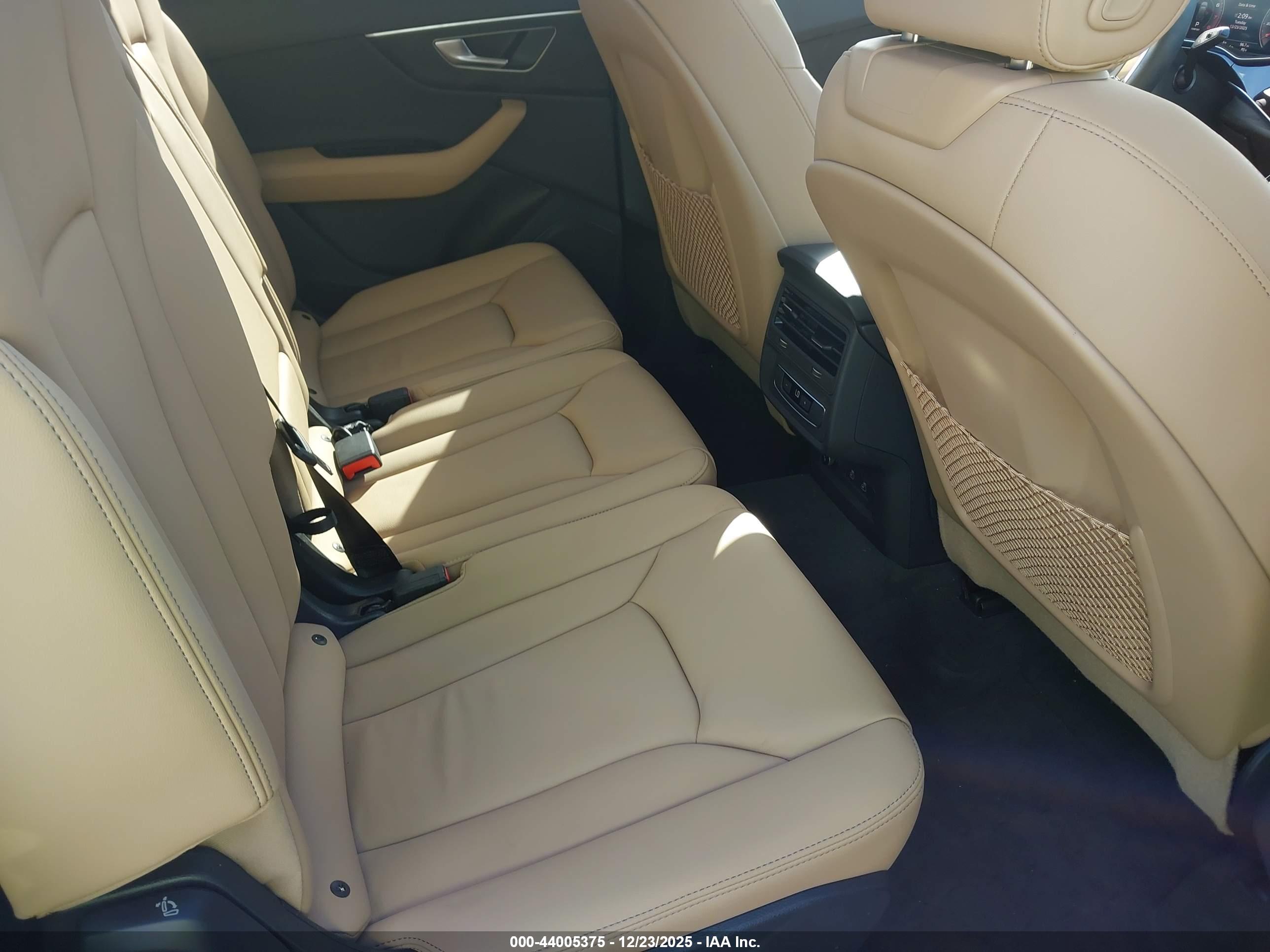 AUDI Q7 image 8