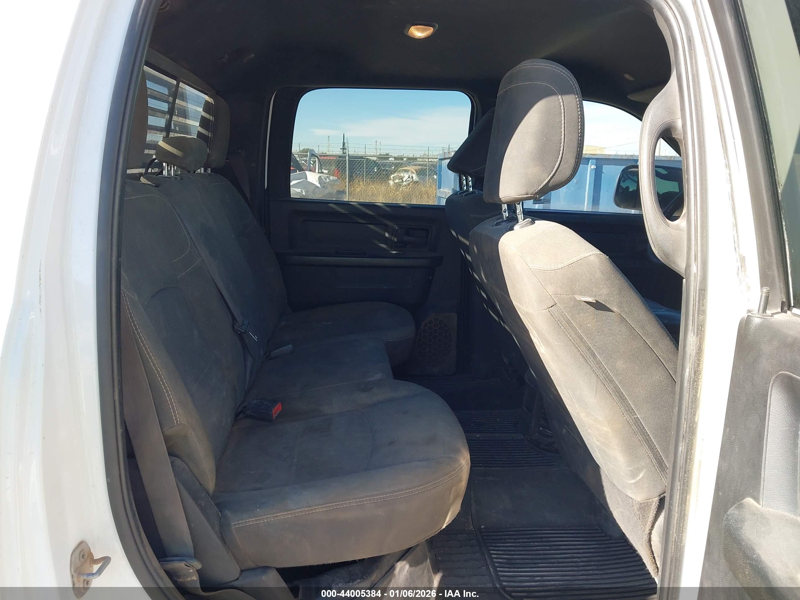 RAM 2500 image 8