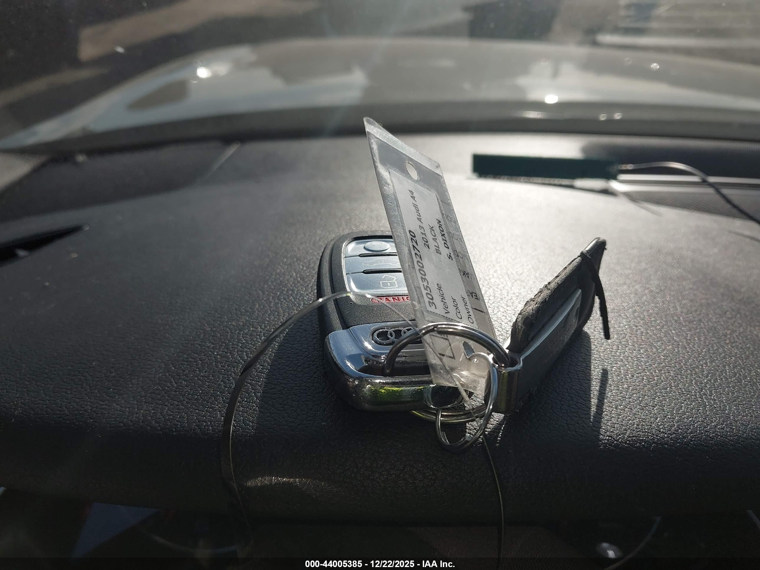 AUDI A4 image 11
