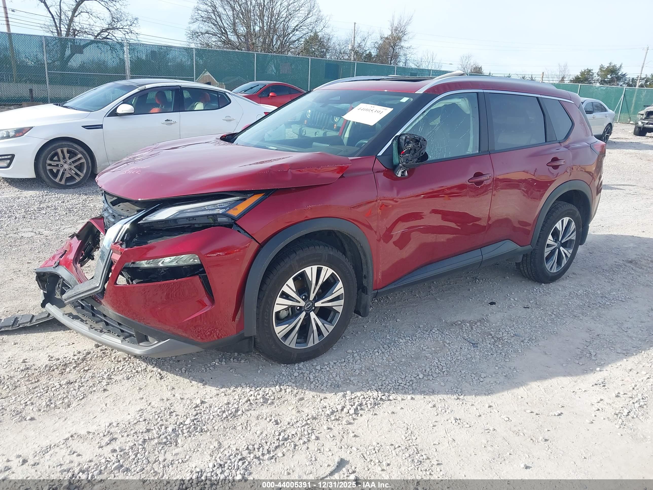 NISSAN ROGUE image 2