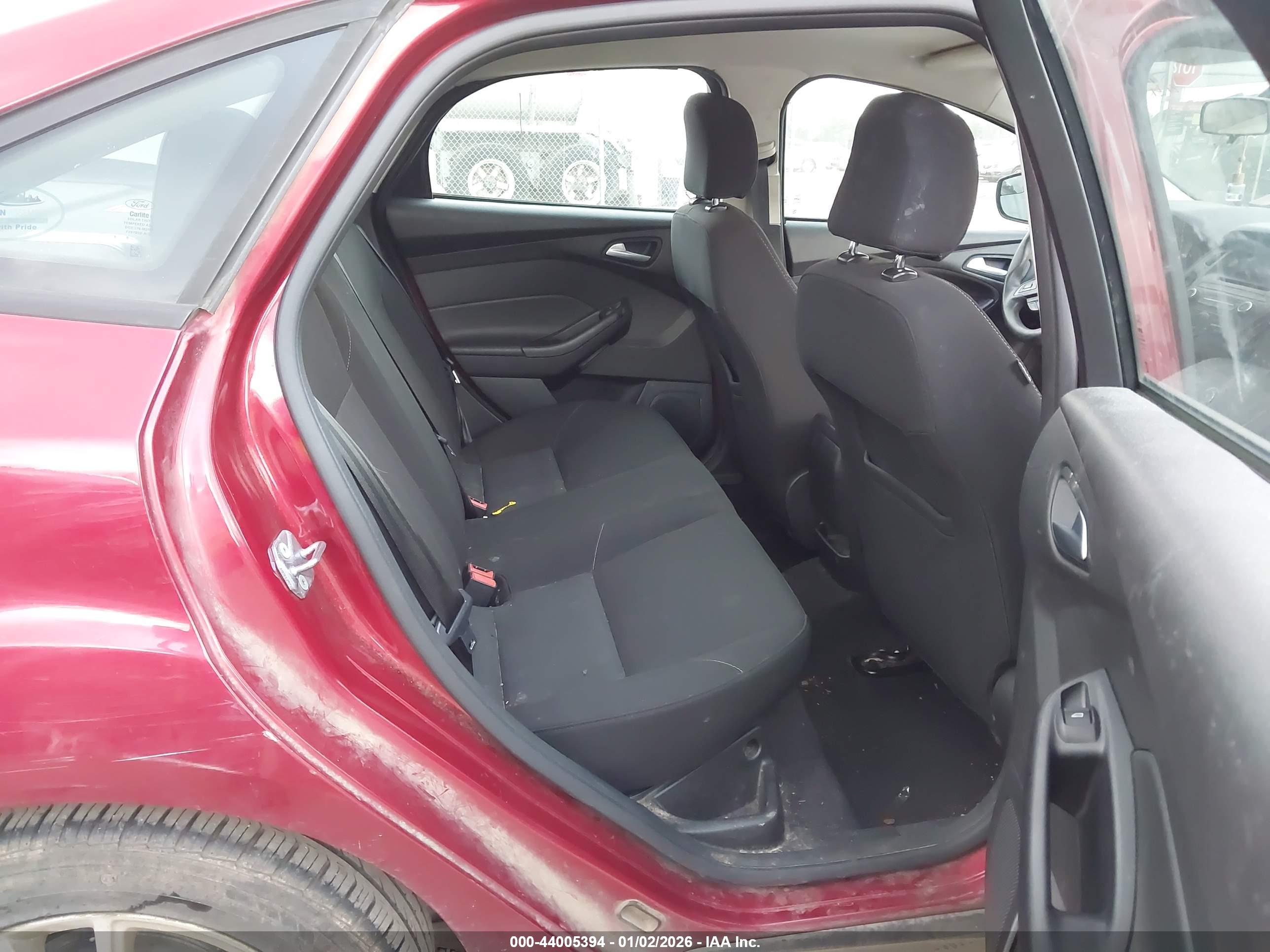 FORD FOCUS image 8