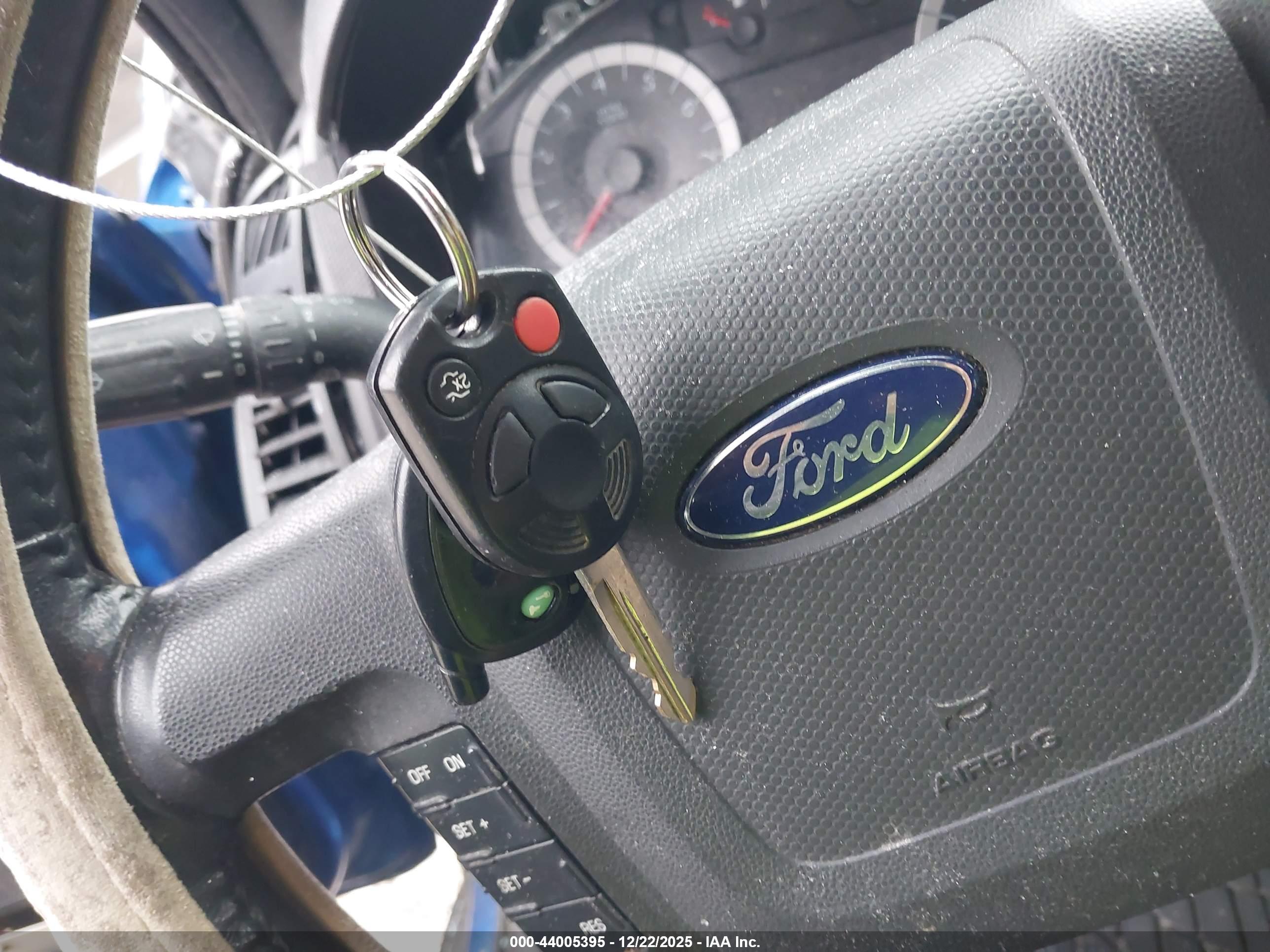 FORD ESCAPE image 11