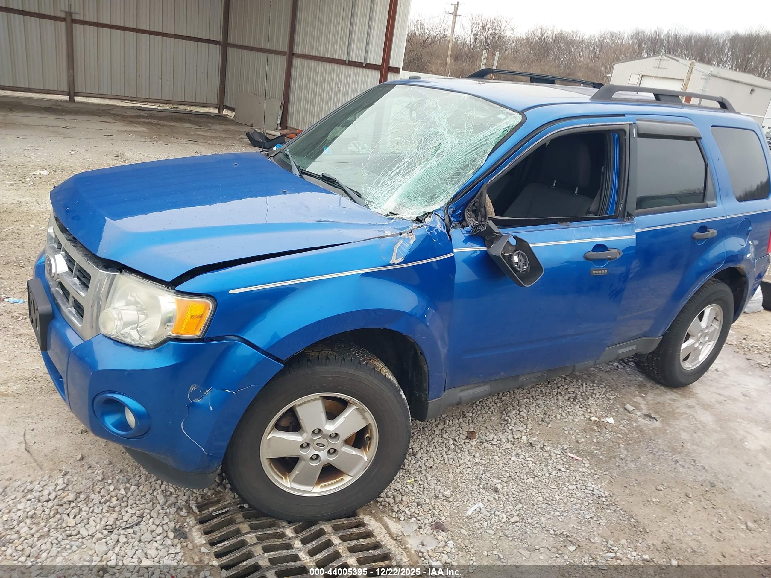 FORD ESCAPE image 6