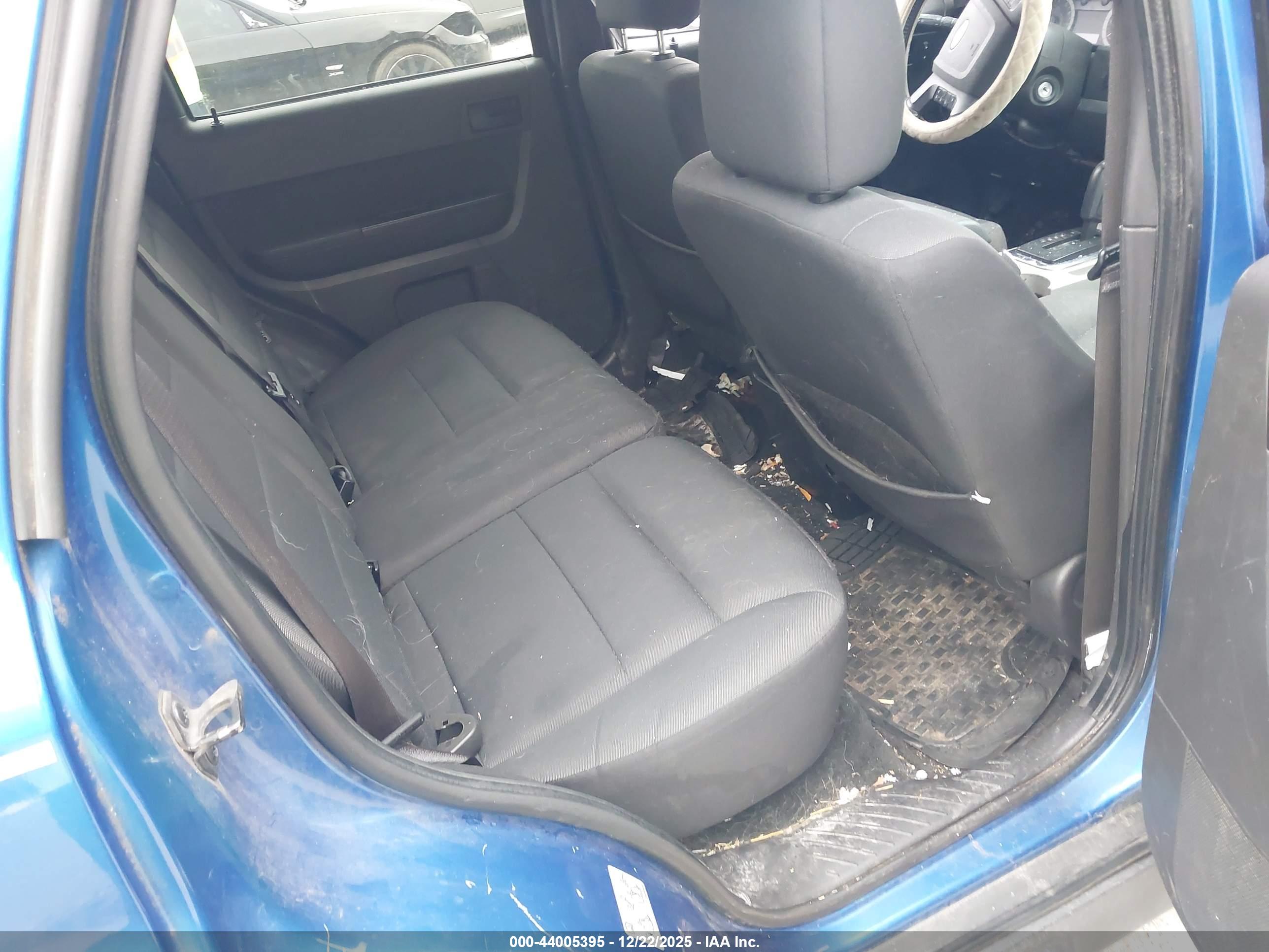 FORD ESCAPE image 8