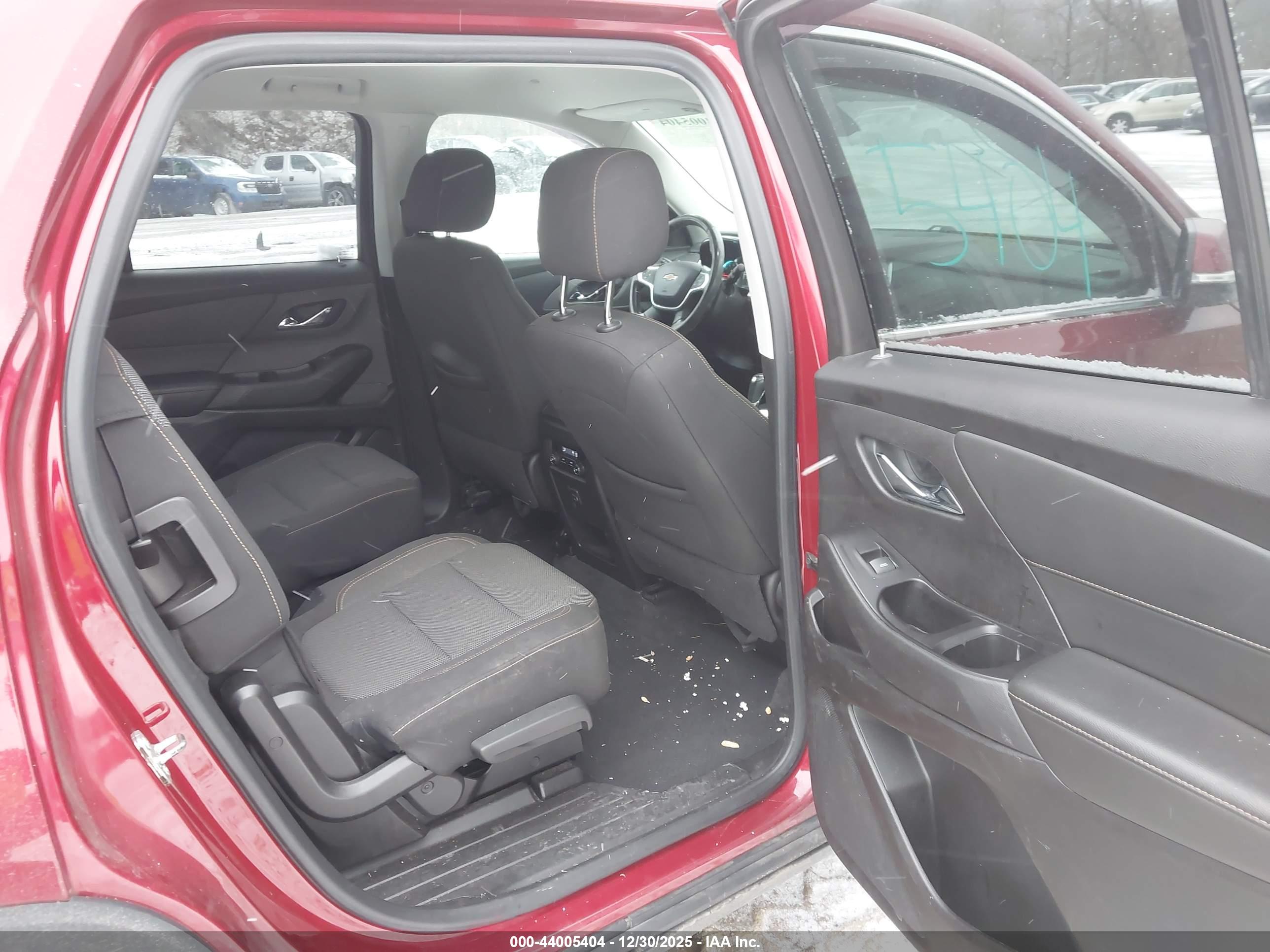 CHEVROLET TRAVERSE image 8