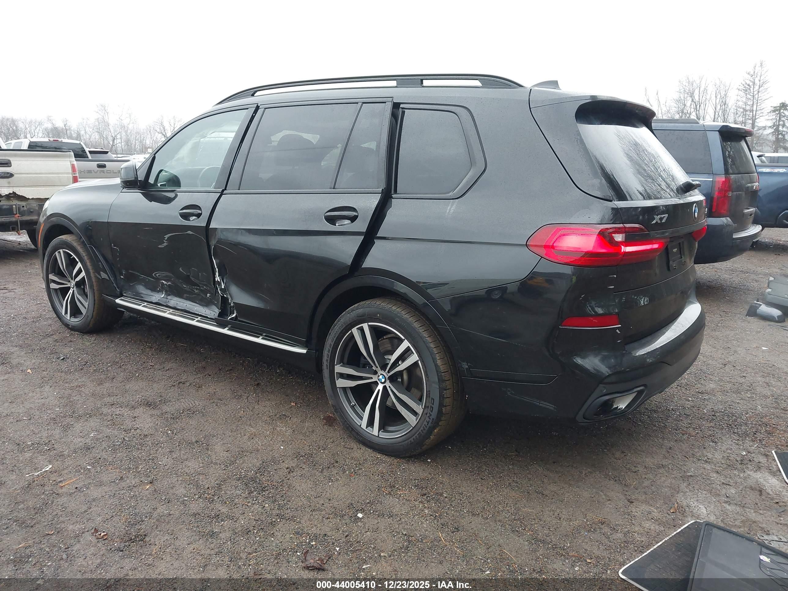 BMW X7 image 3