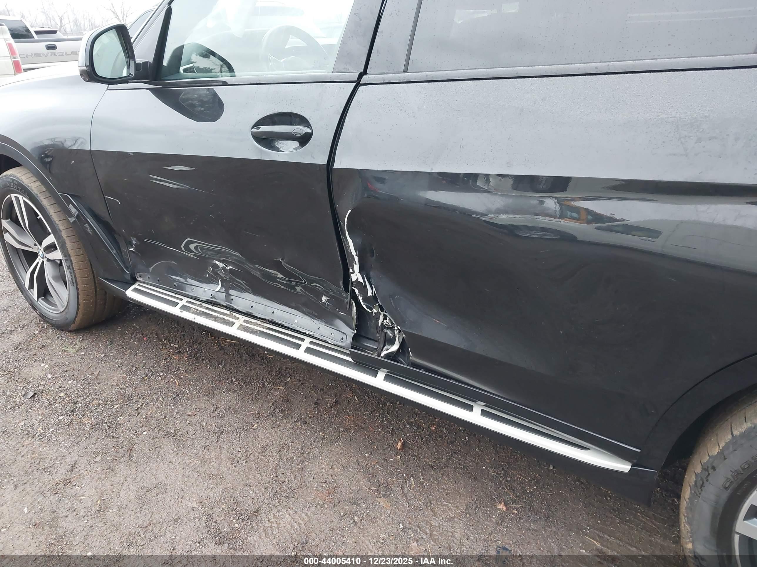 BMW X7 image 6