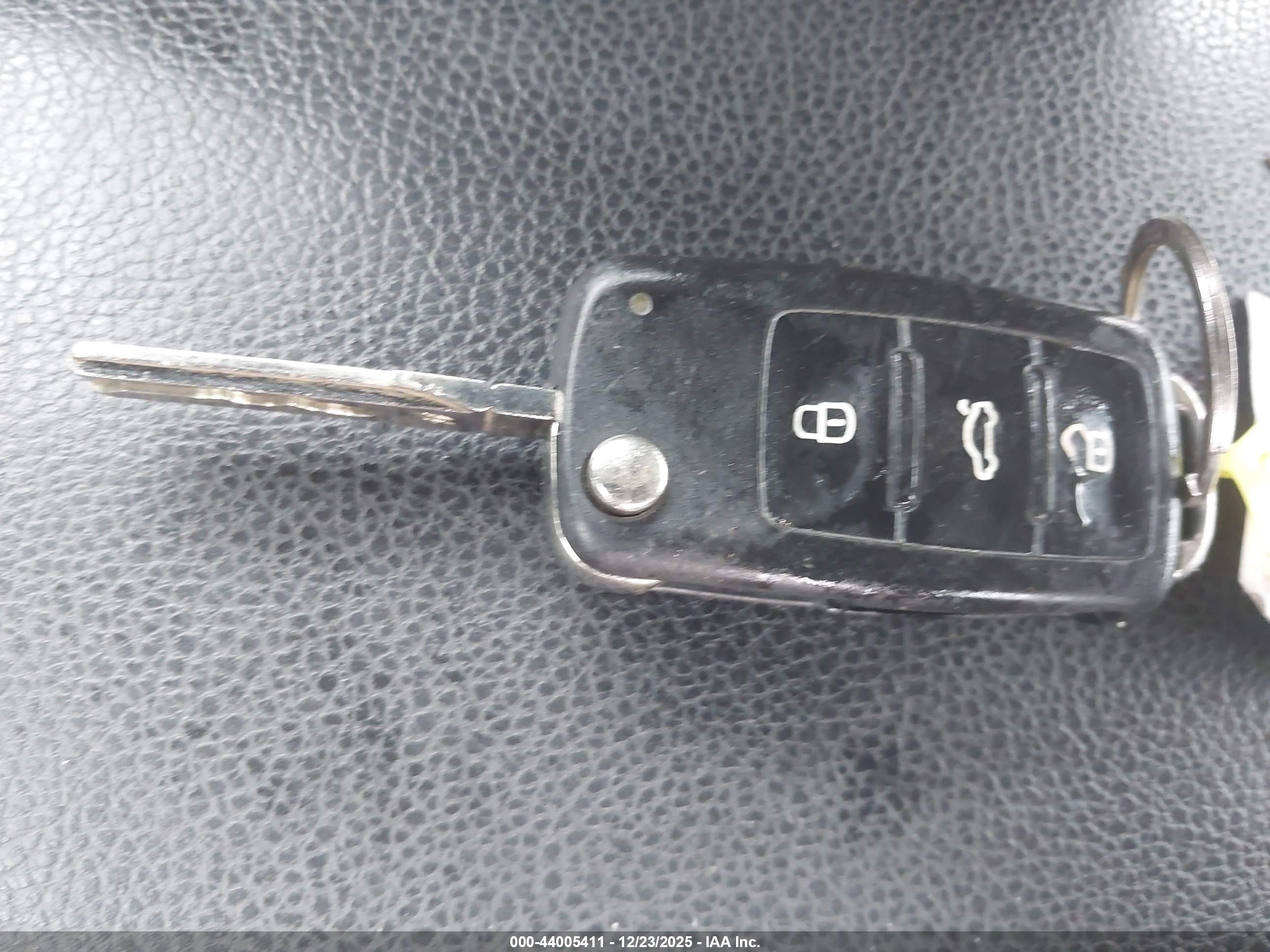 VOLKSWAGEN JETTA image 11