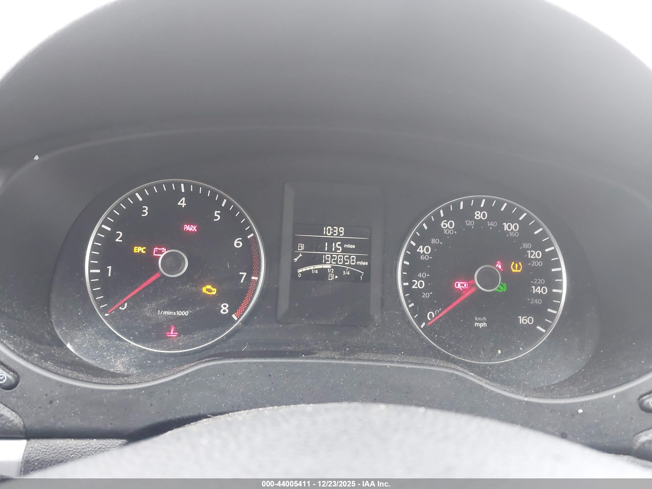 VOLKSWAGEN JETTA image 7