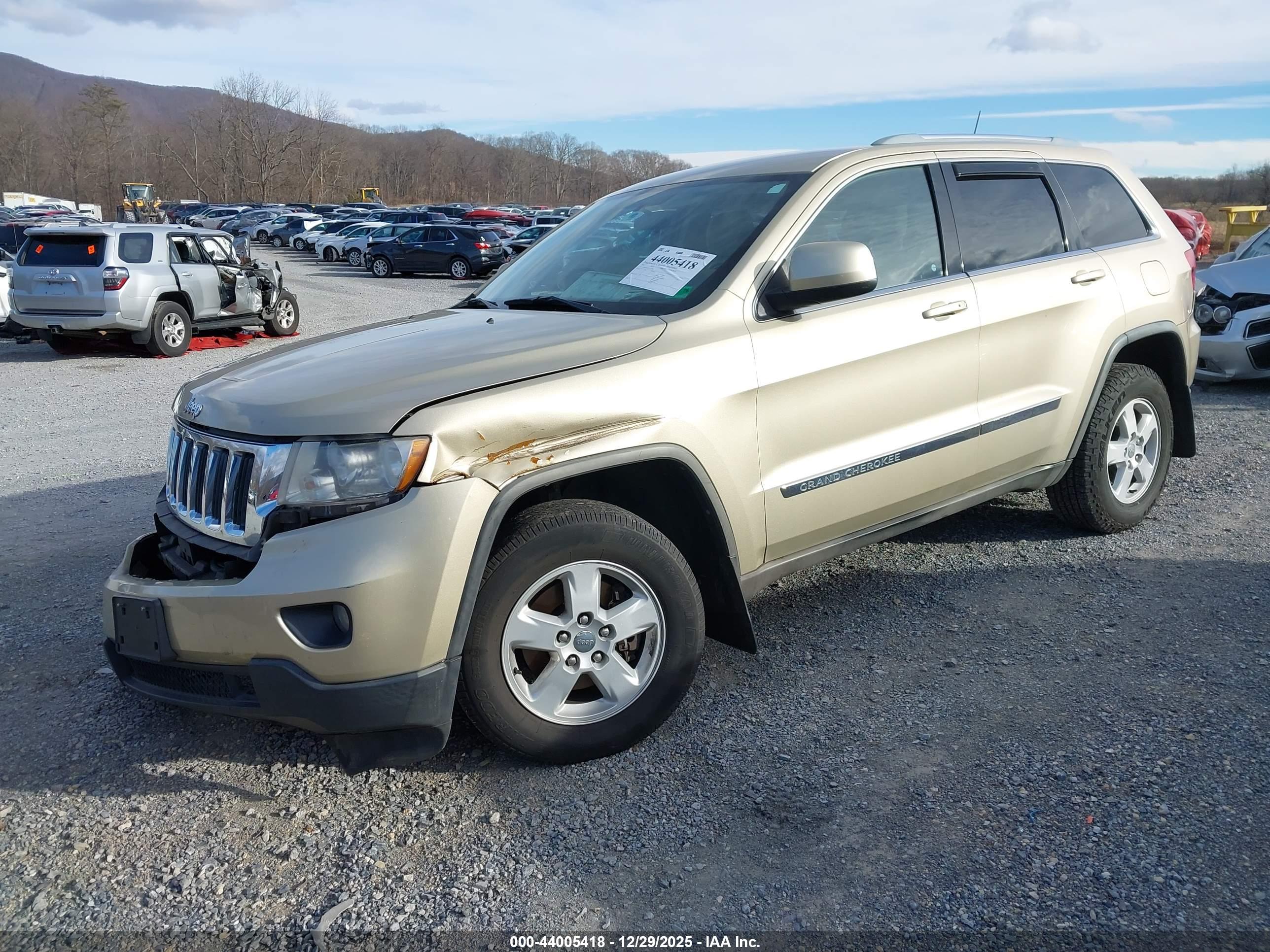 JEEP GRAND image 2