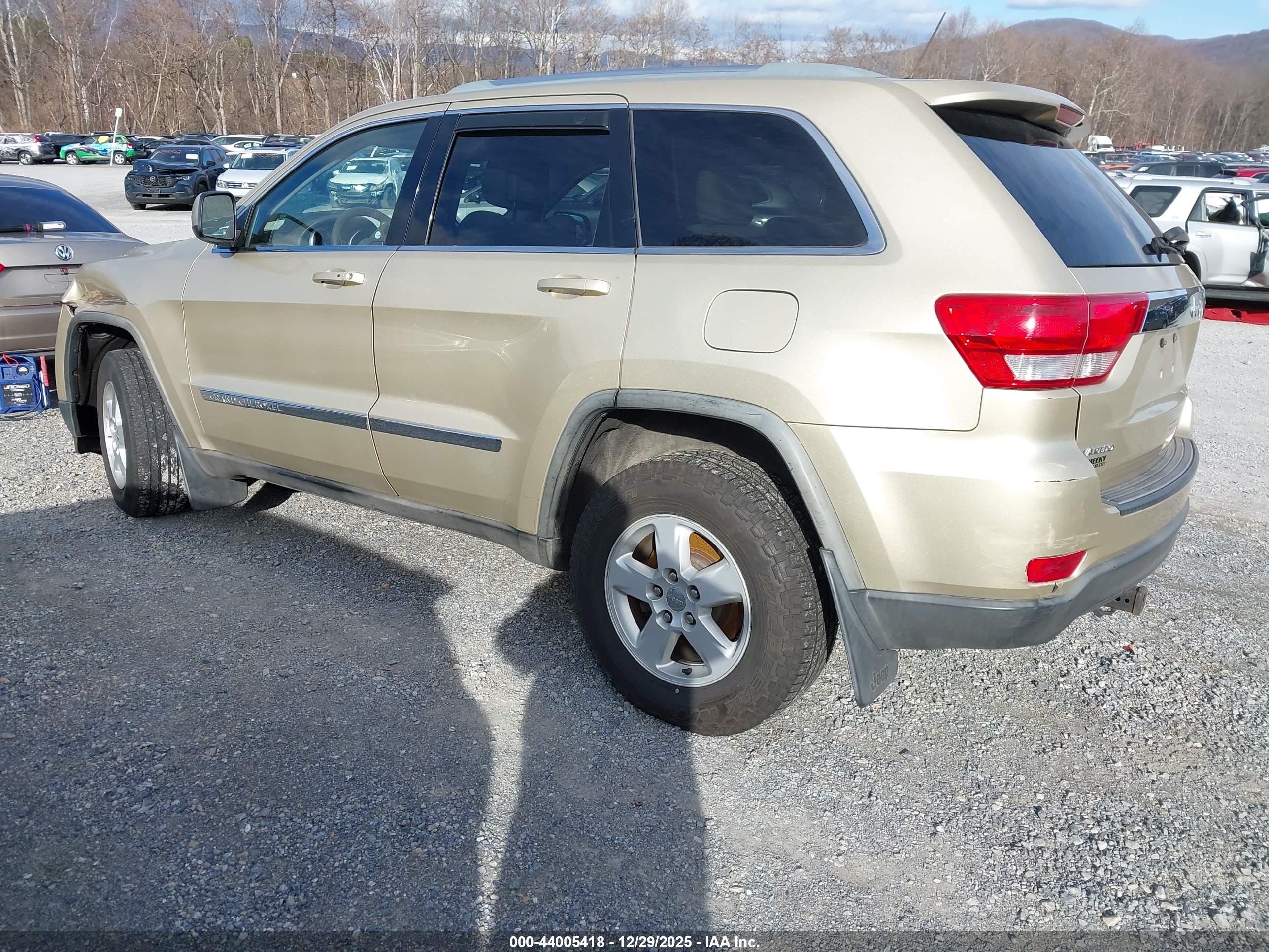 JEEP GRAND image 3