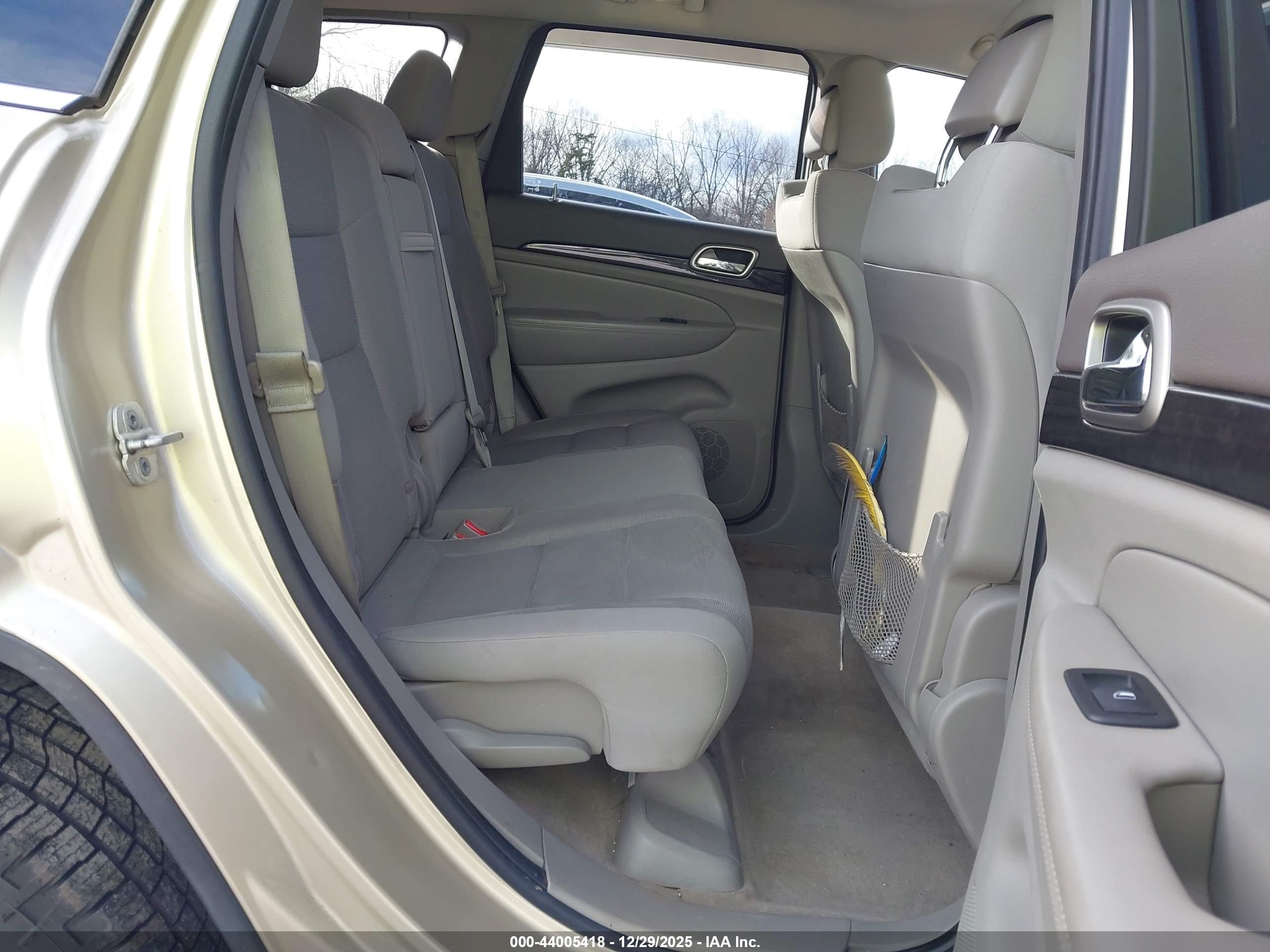 JEEP GRAND image 8
