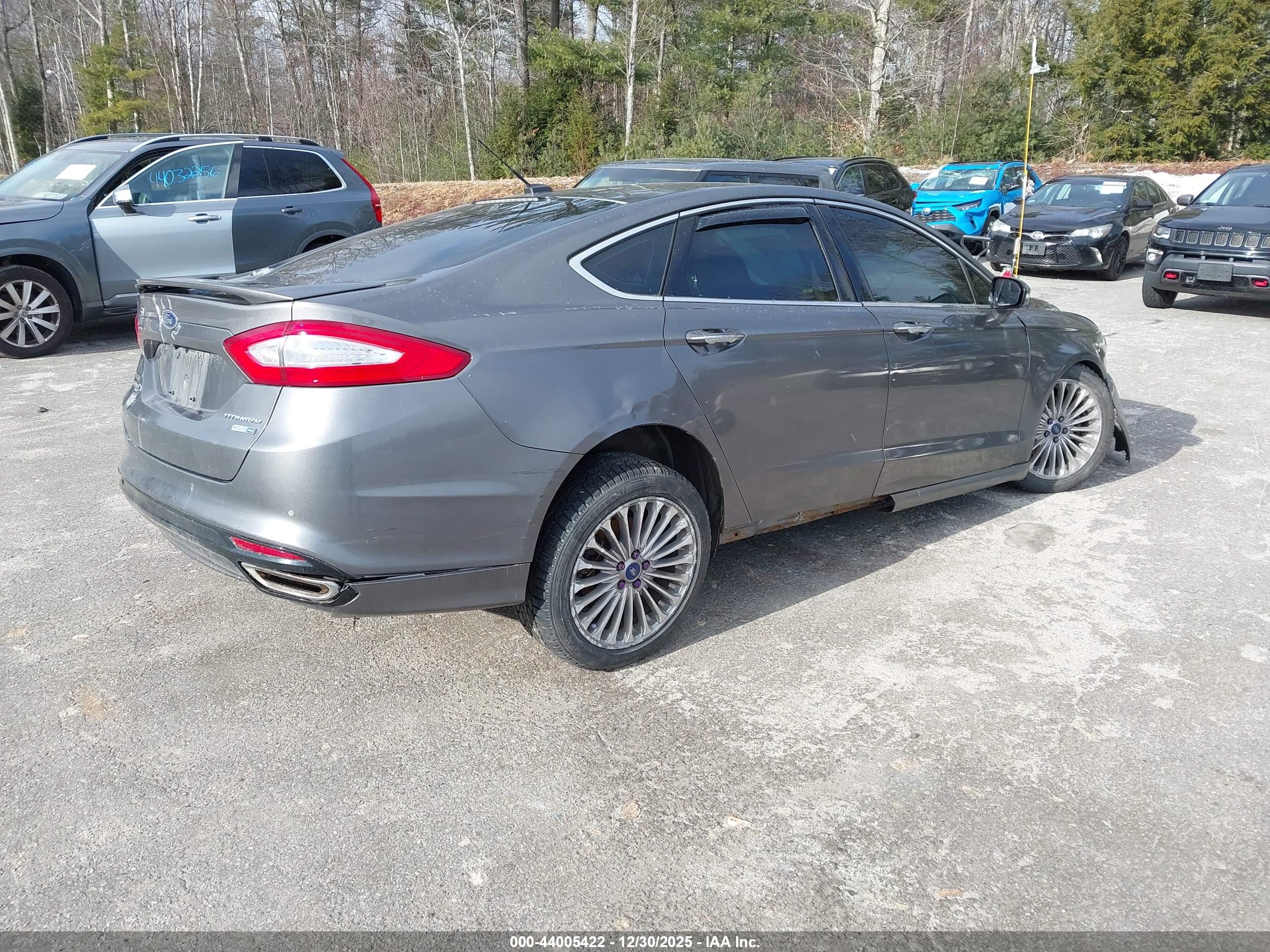 FORD FUSION image 4