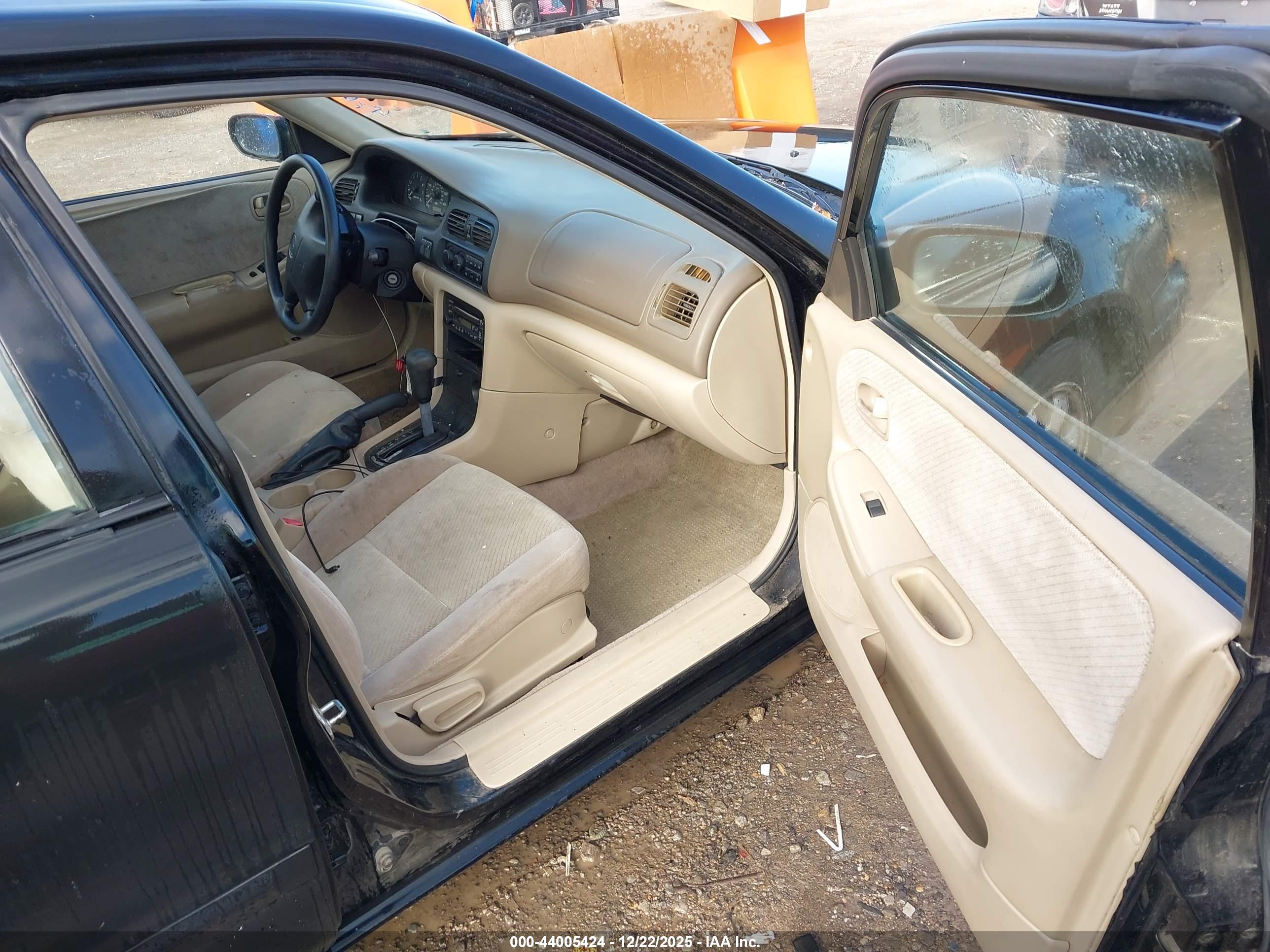 MAZDA 626 image 5