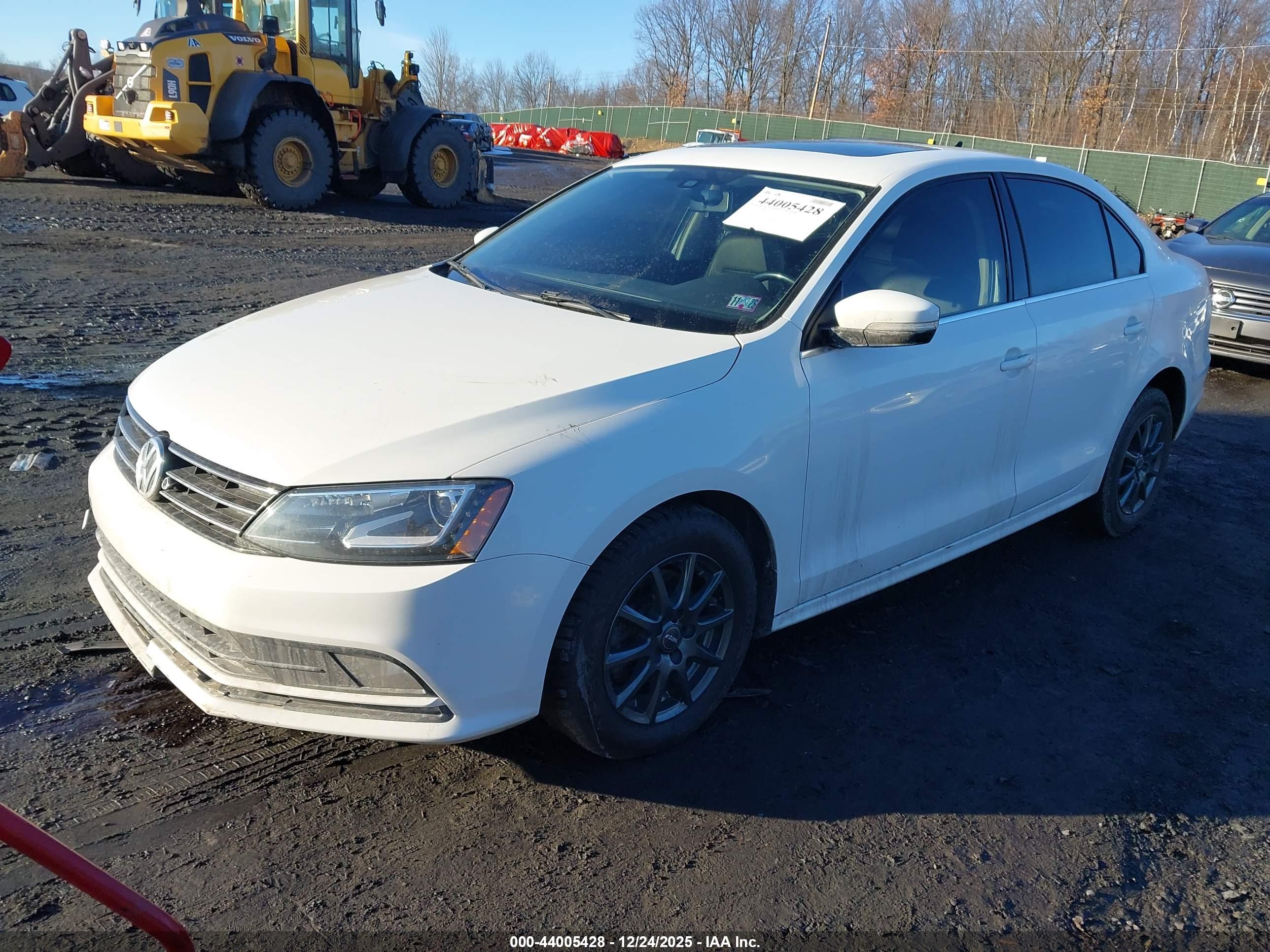 VOLKSWAGEN JETTA image 2