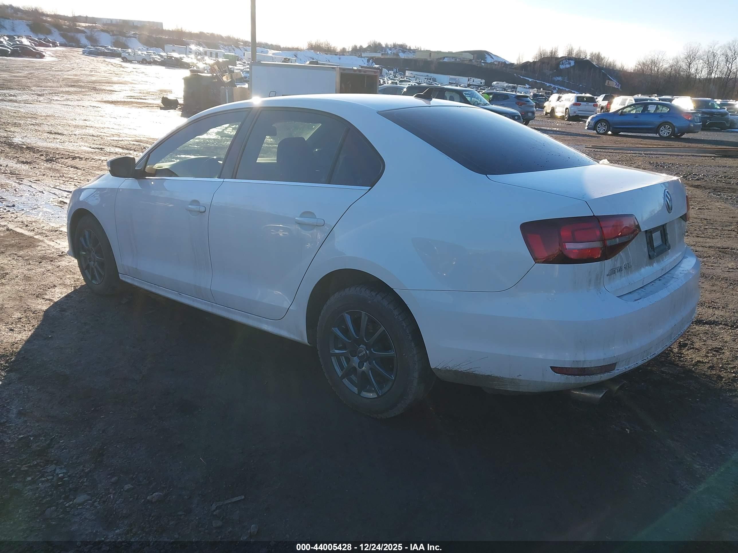 VOLKSWAGEN JETTA image 3