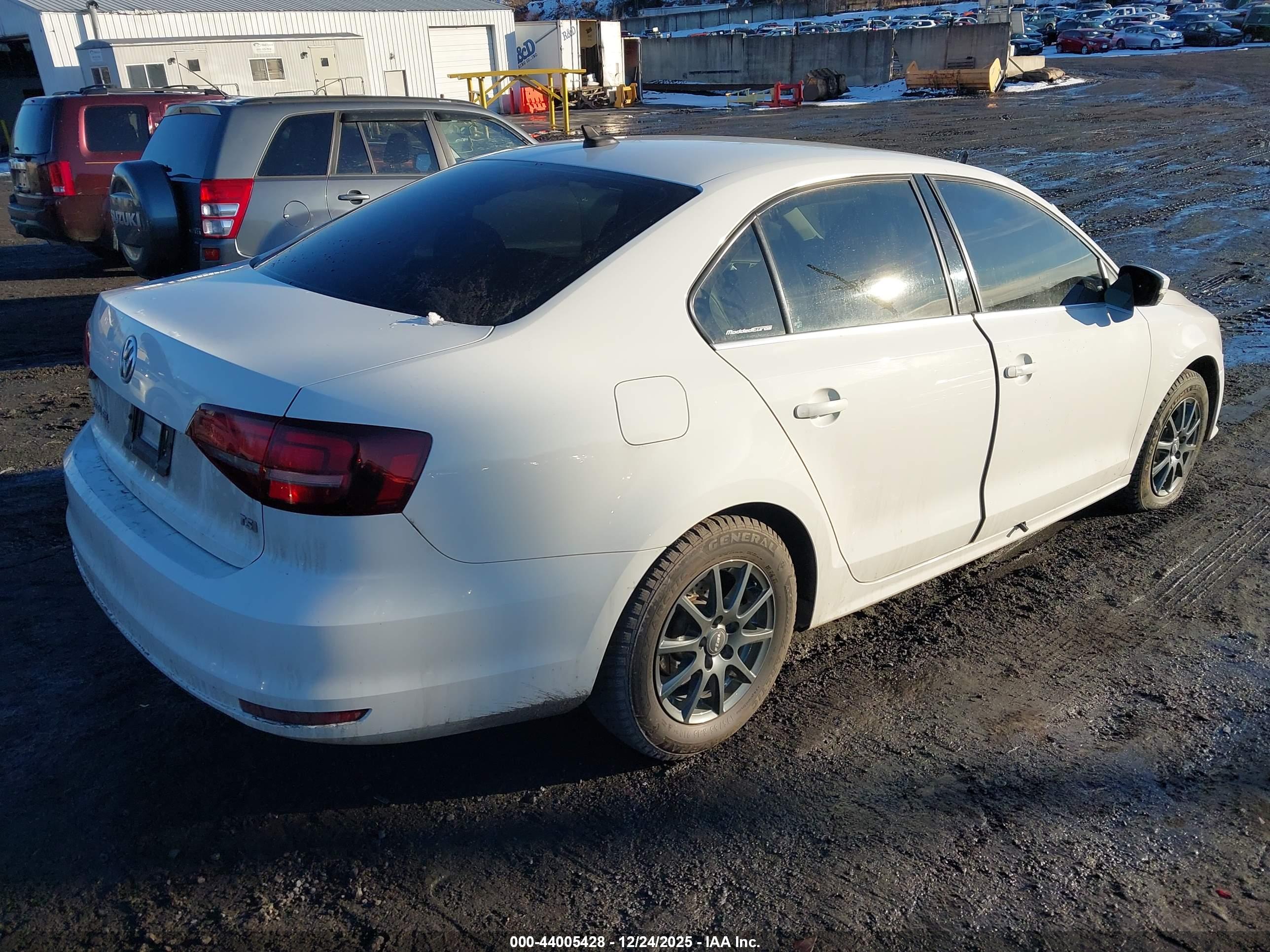 VOLKSWAGEN JETTA image 4