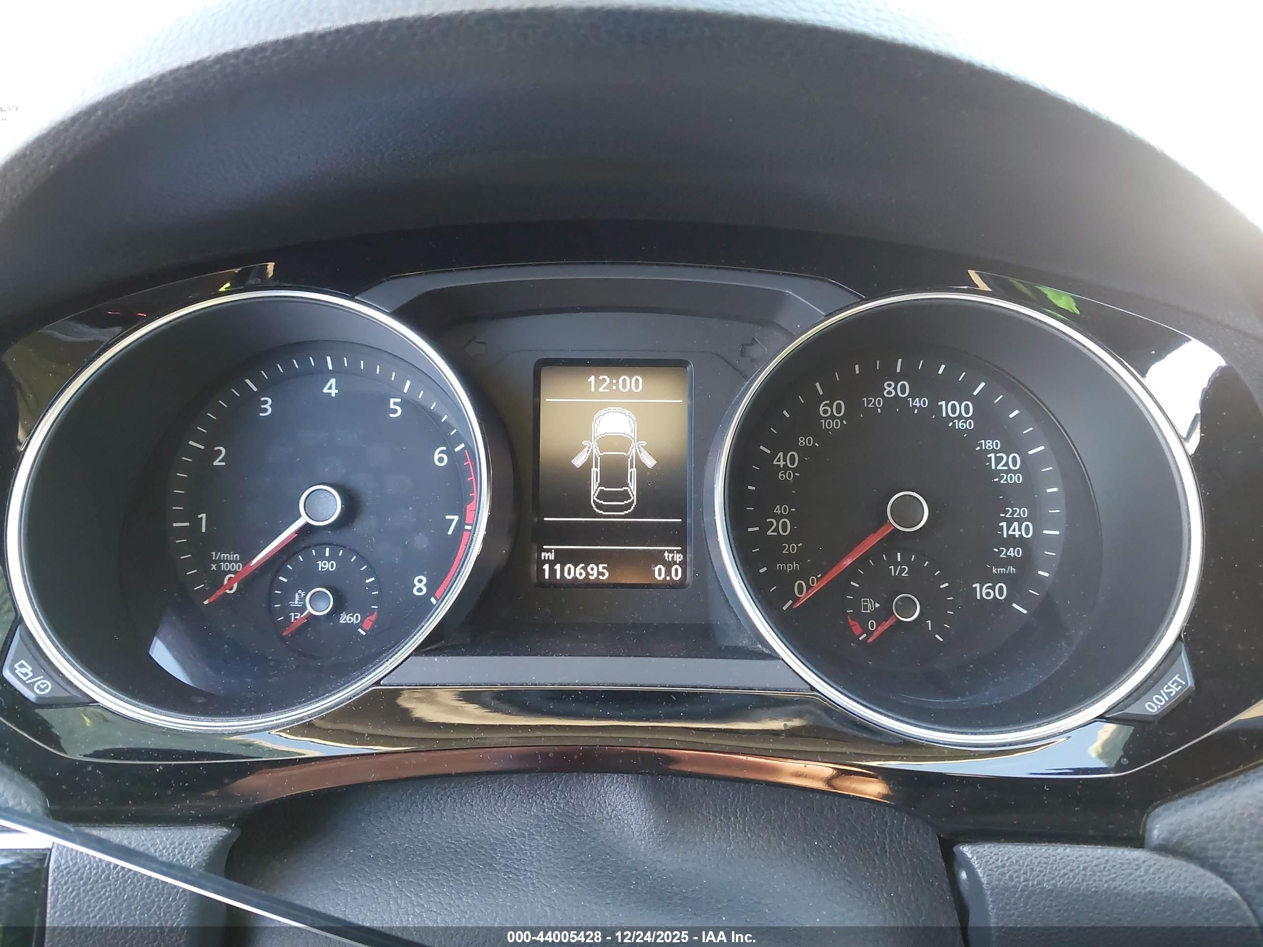 VOLKSWAGEN JETTA image 7