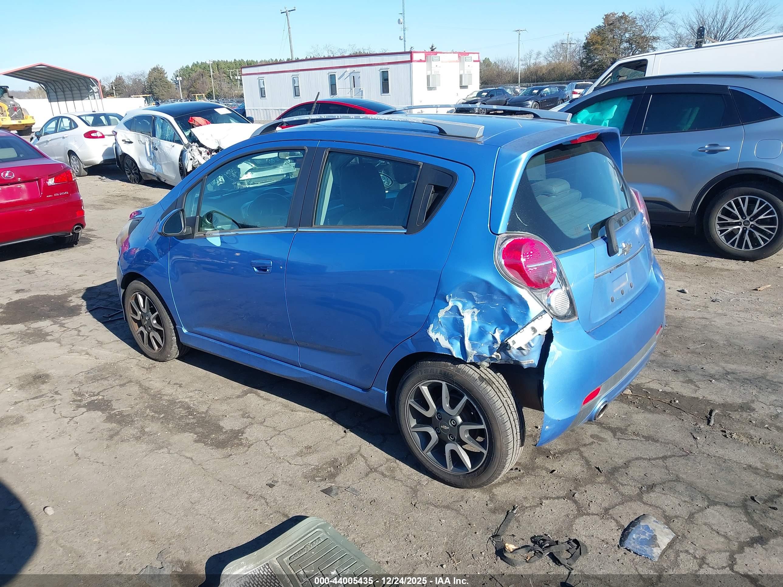CHEVROLET SPARK image 3