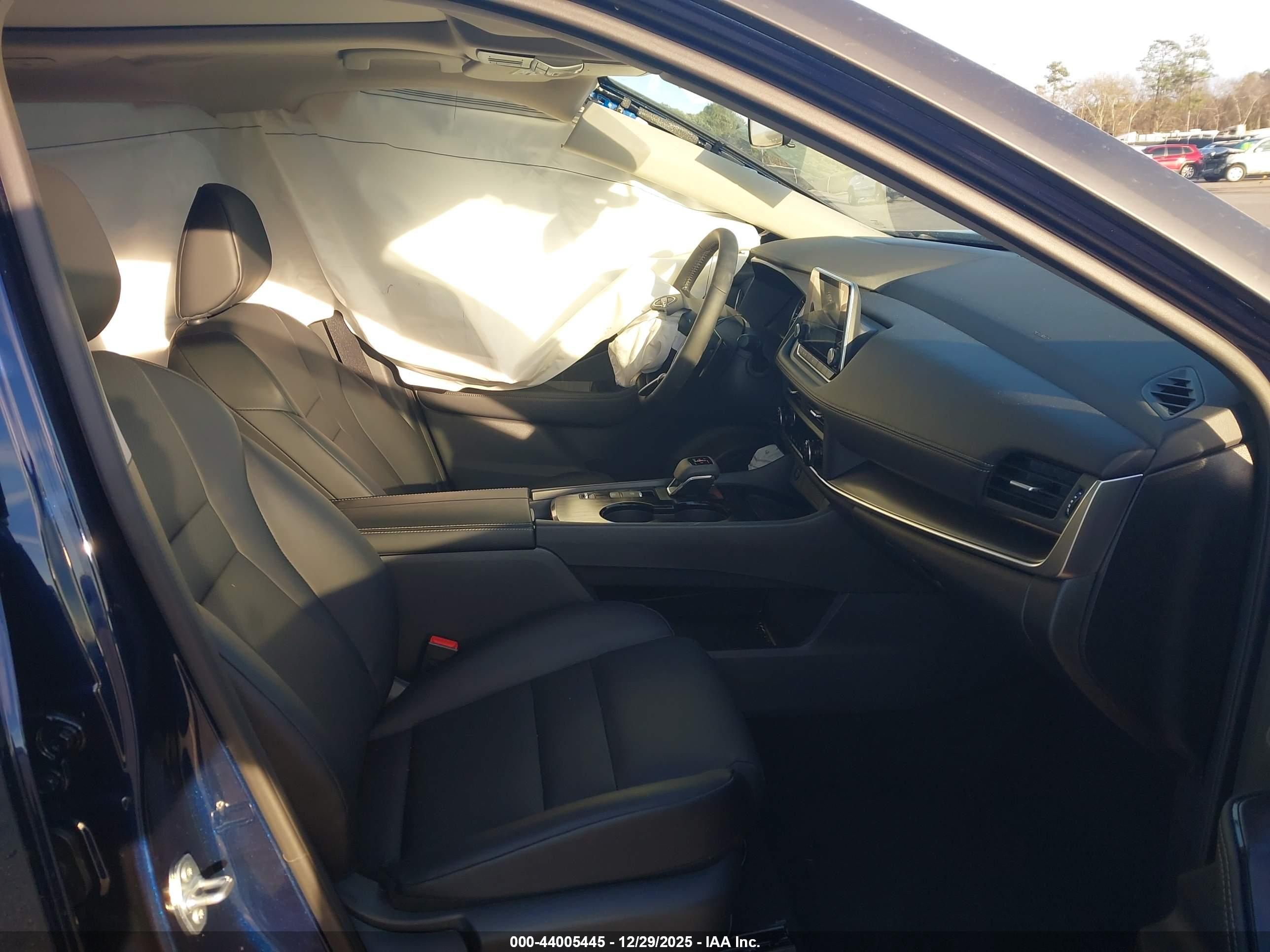 NISSAN ROGUE image 5