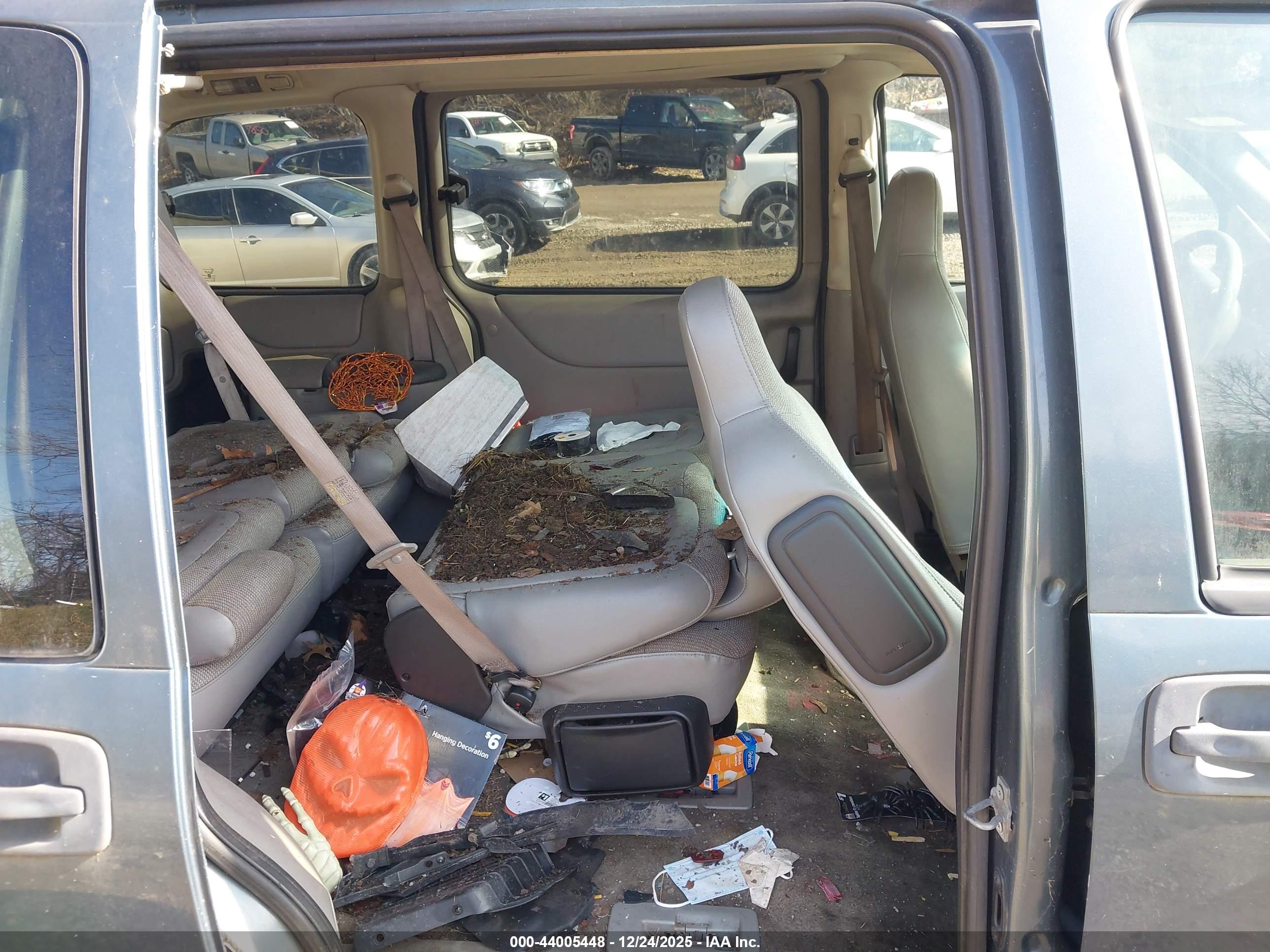 CHEVROLET VENTURE image 8