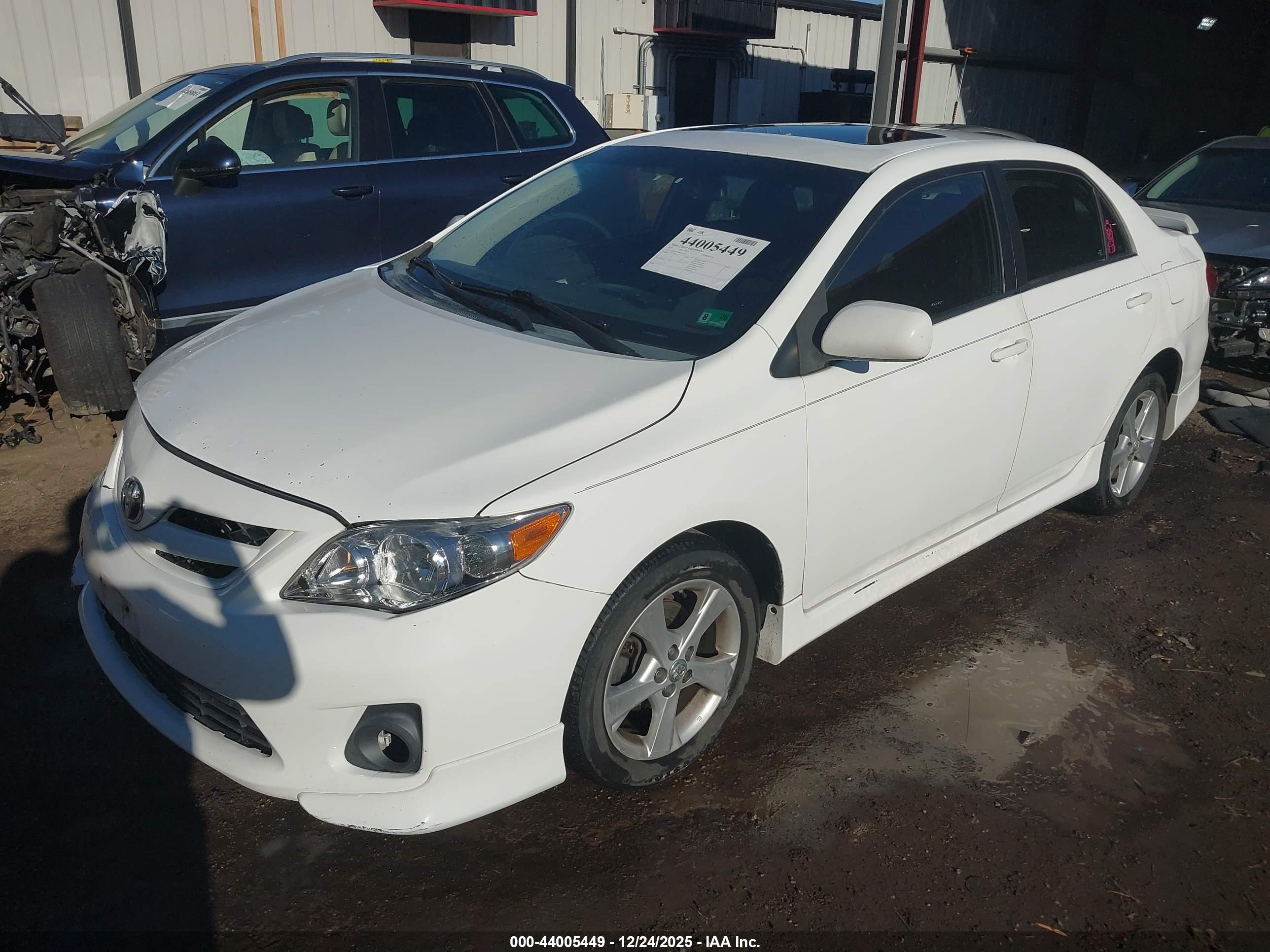 TOYOTA COROLLA image 2