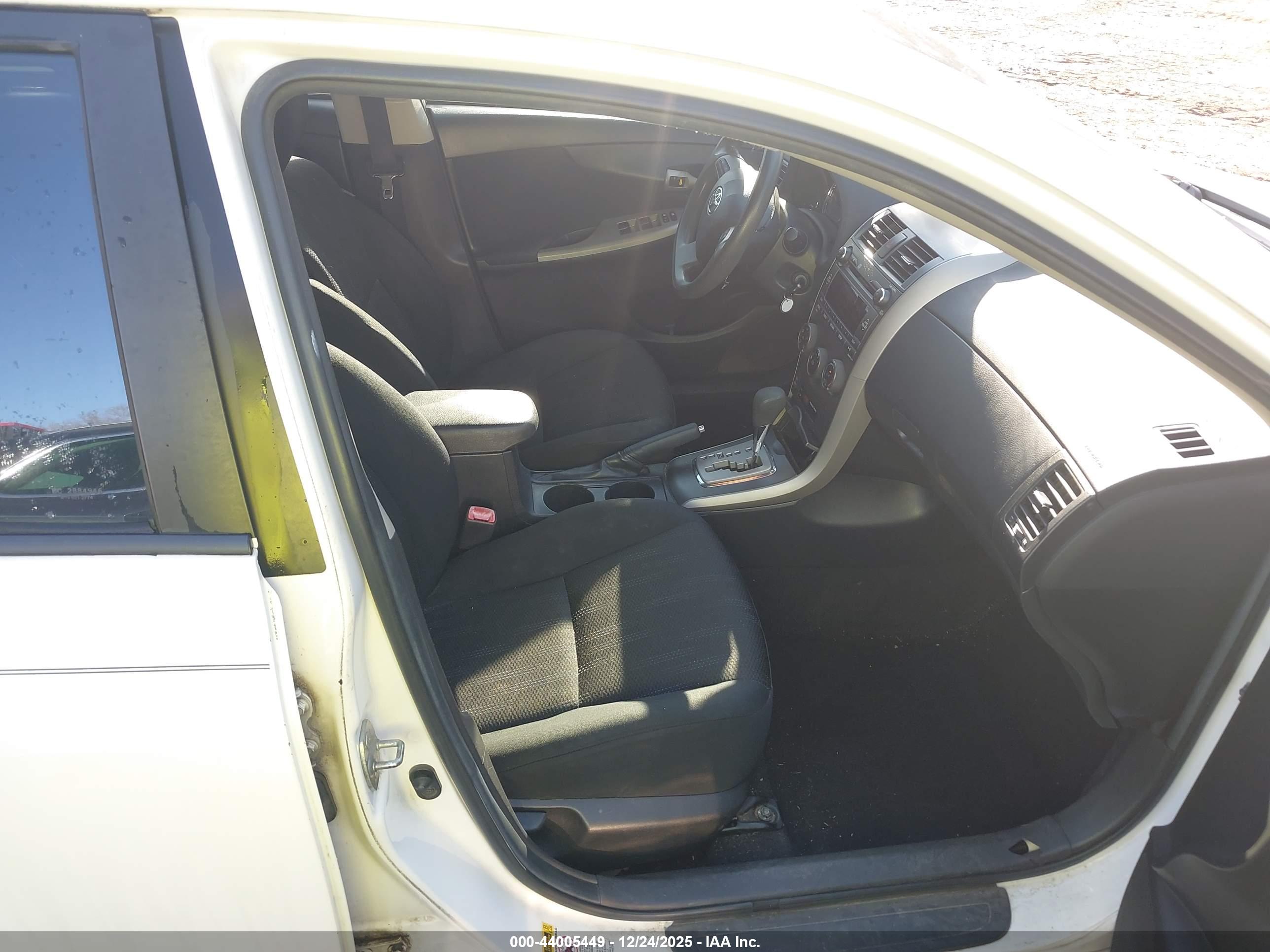 TOYOTA COROLLA image 5