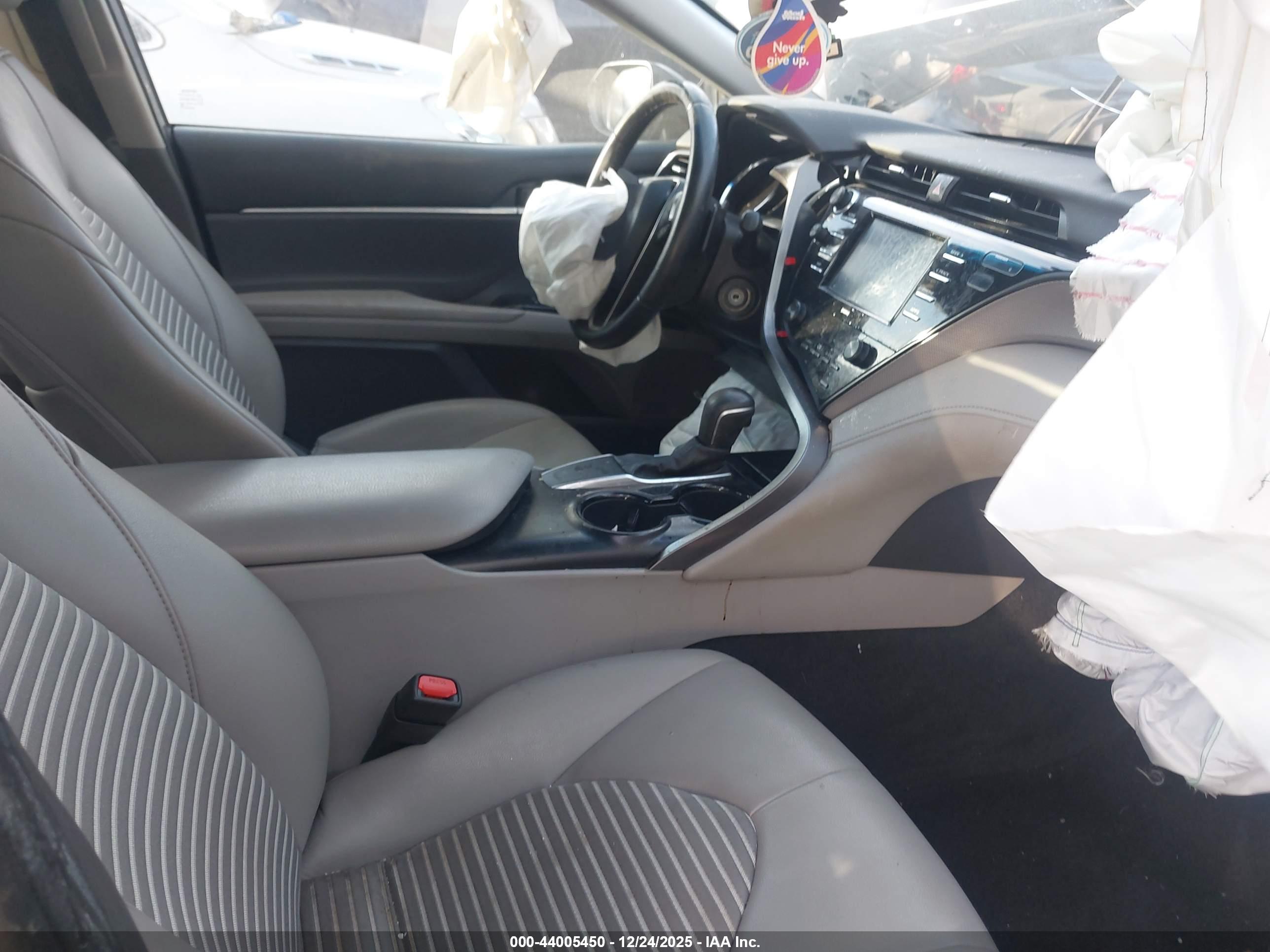TOYOTA CAMRY image 5