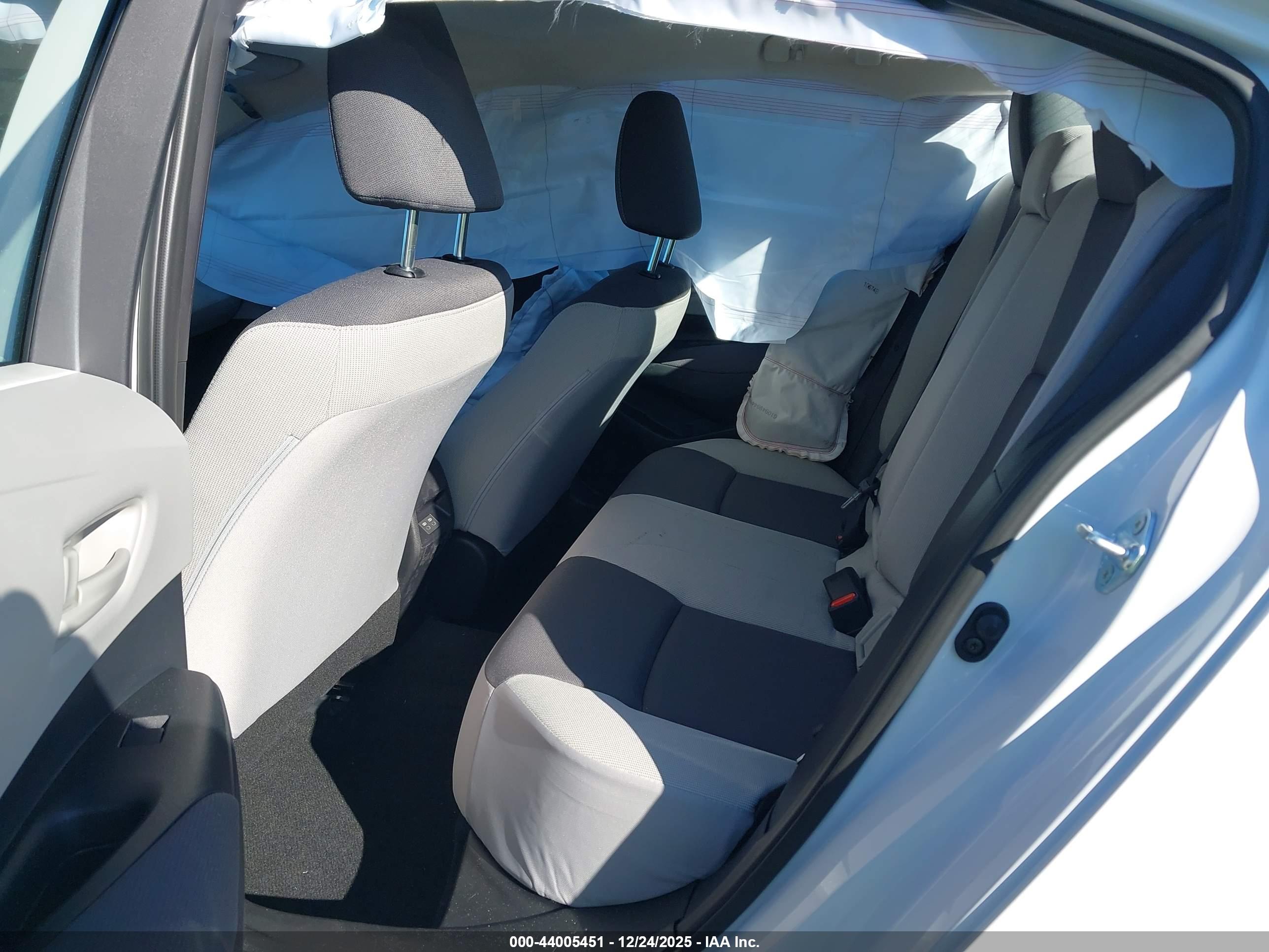 TOYOTA COROLLA image 8