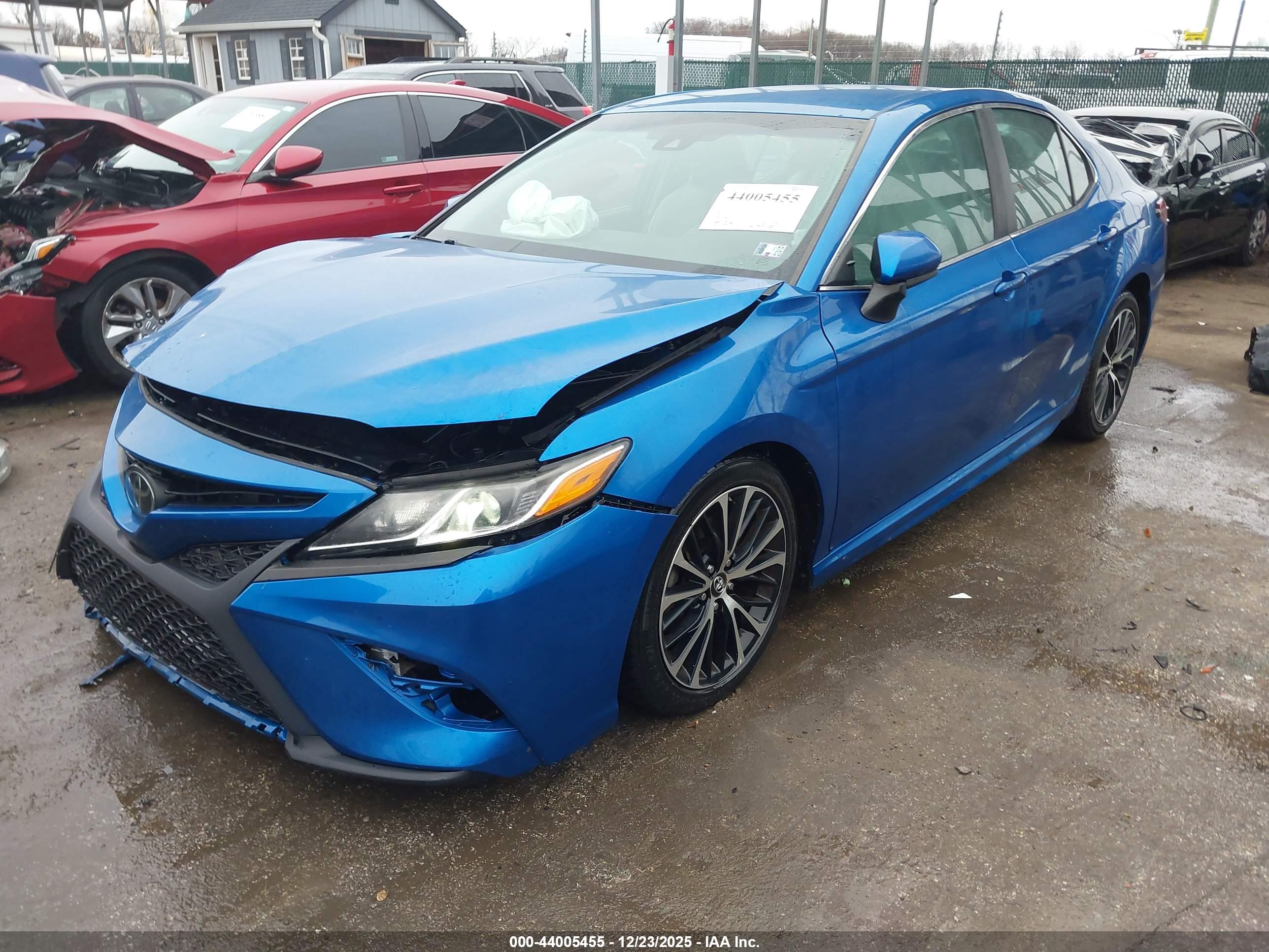 TOYOTA CAMRY image 2