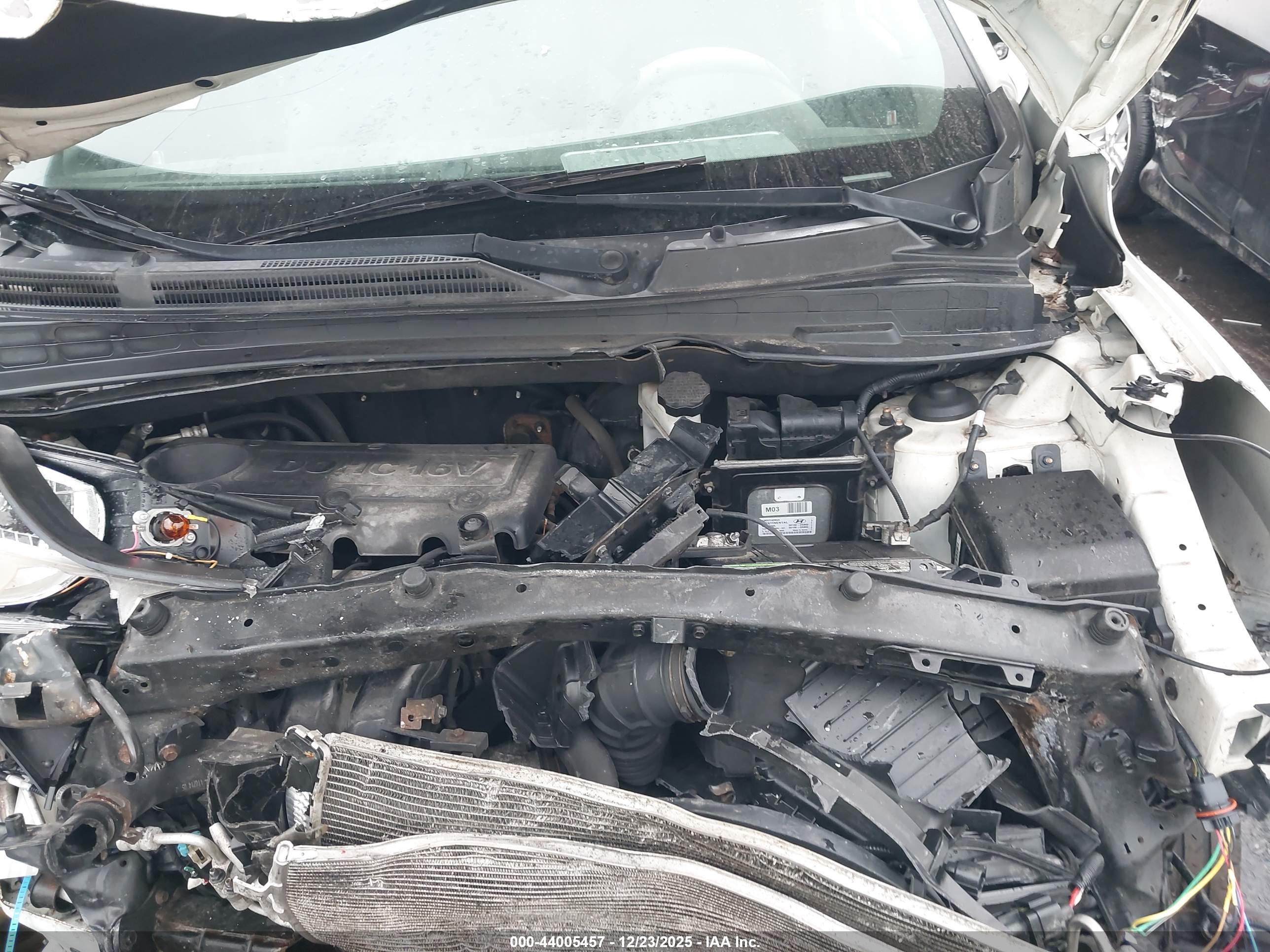 HYUNDAI TUCSON image 10