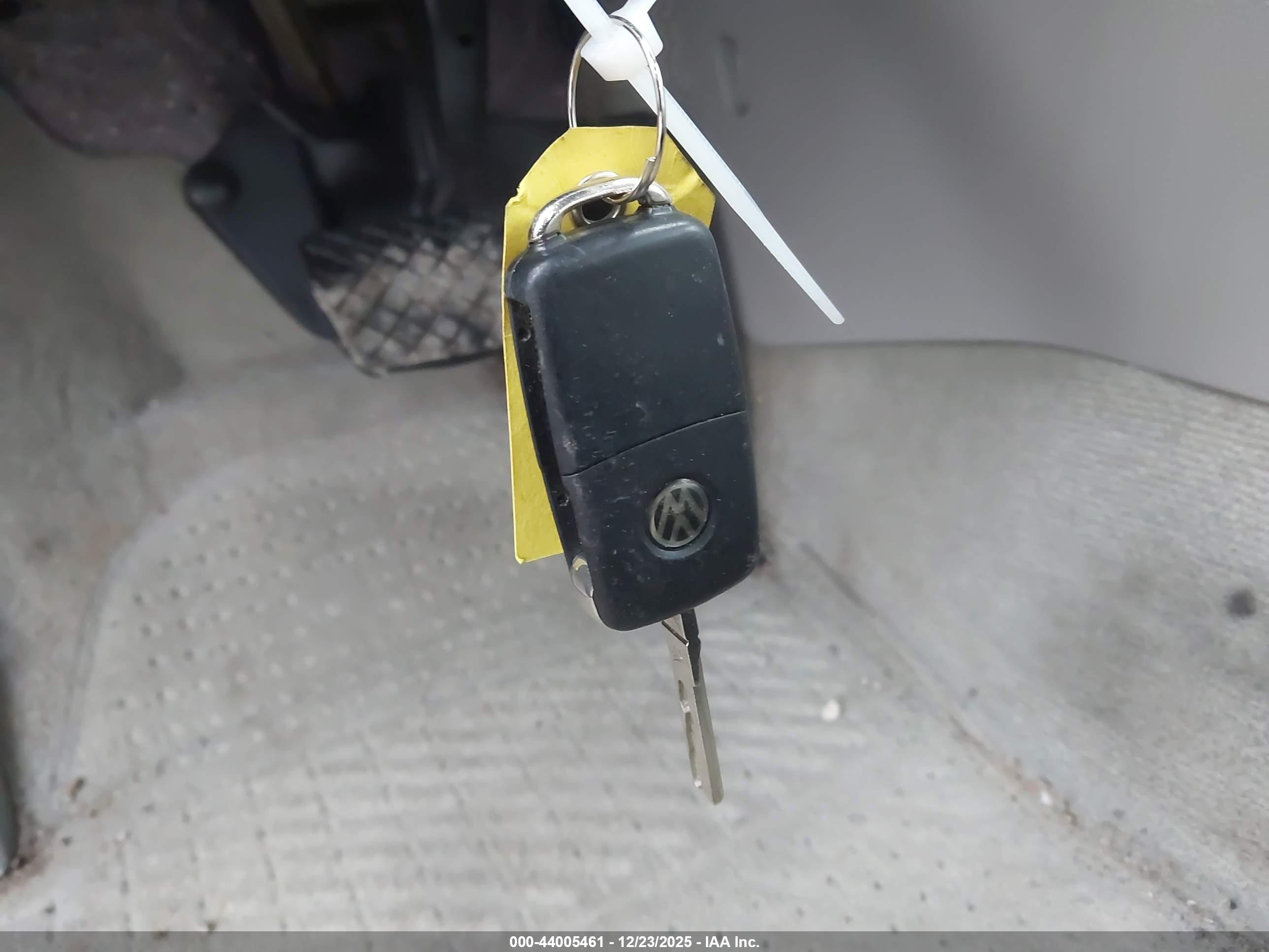 VOLKSWAGEN PASSAT image 11