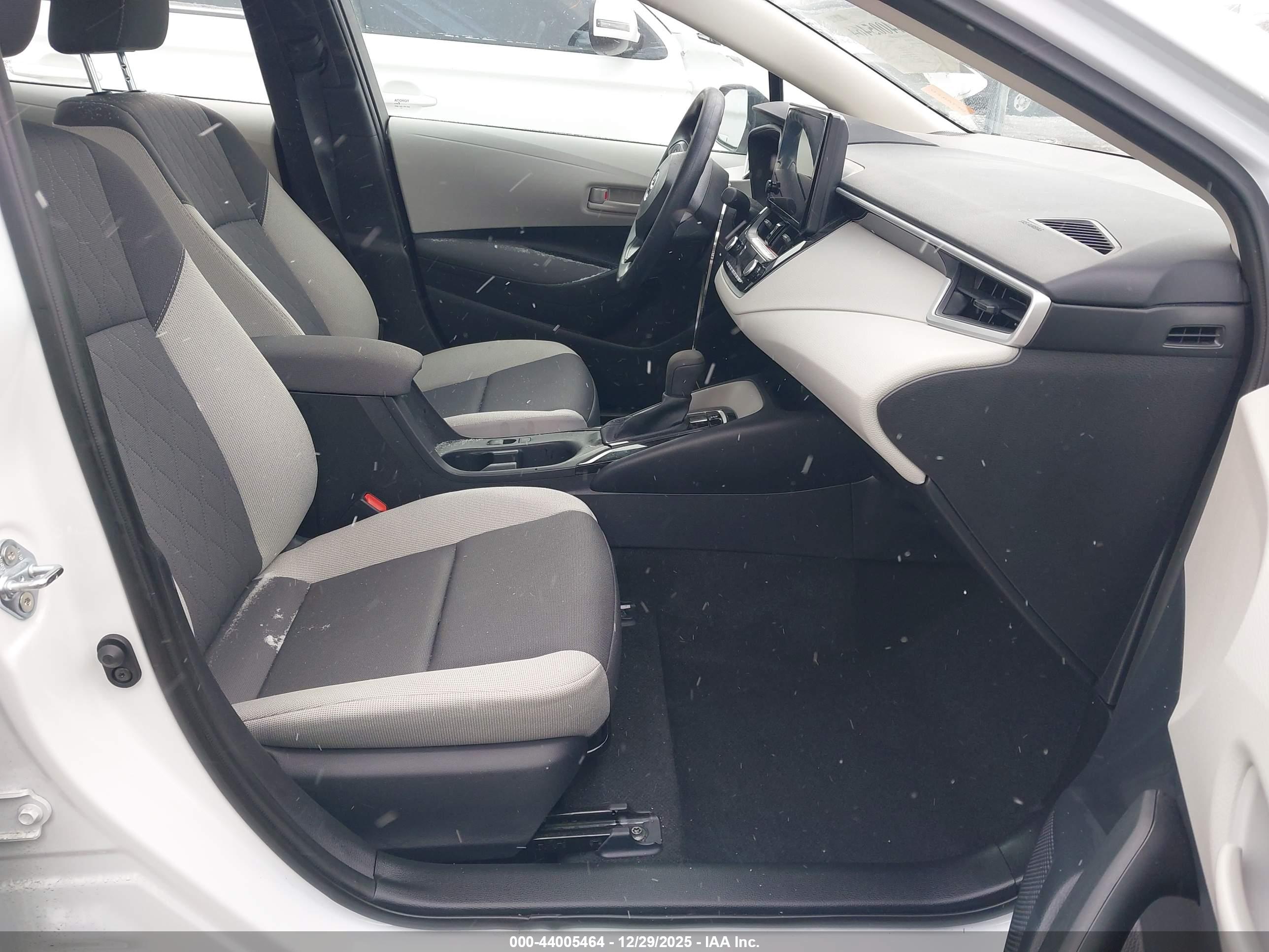 TOYOTA COROLLA image 5