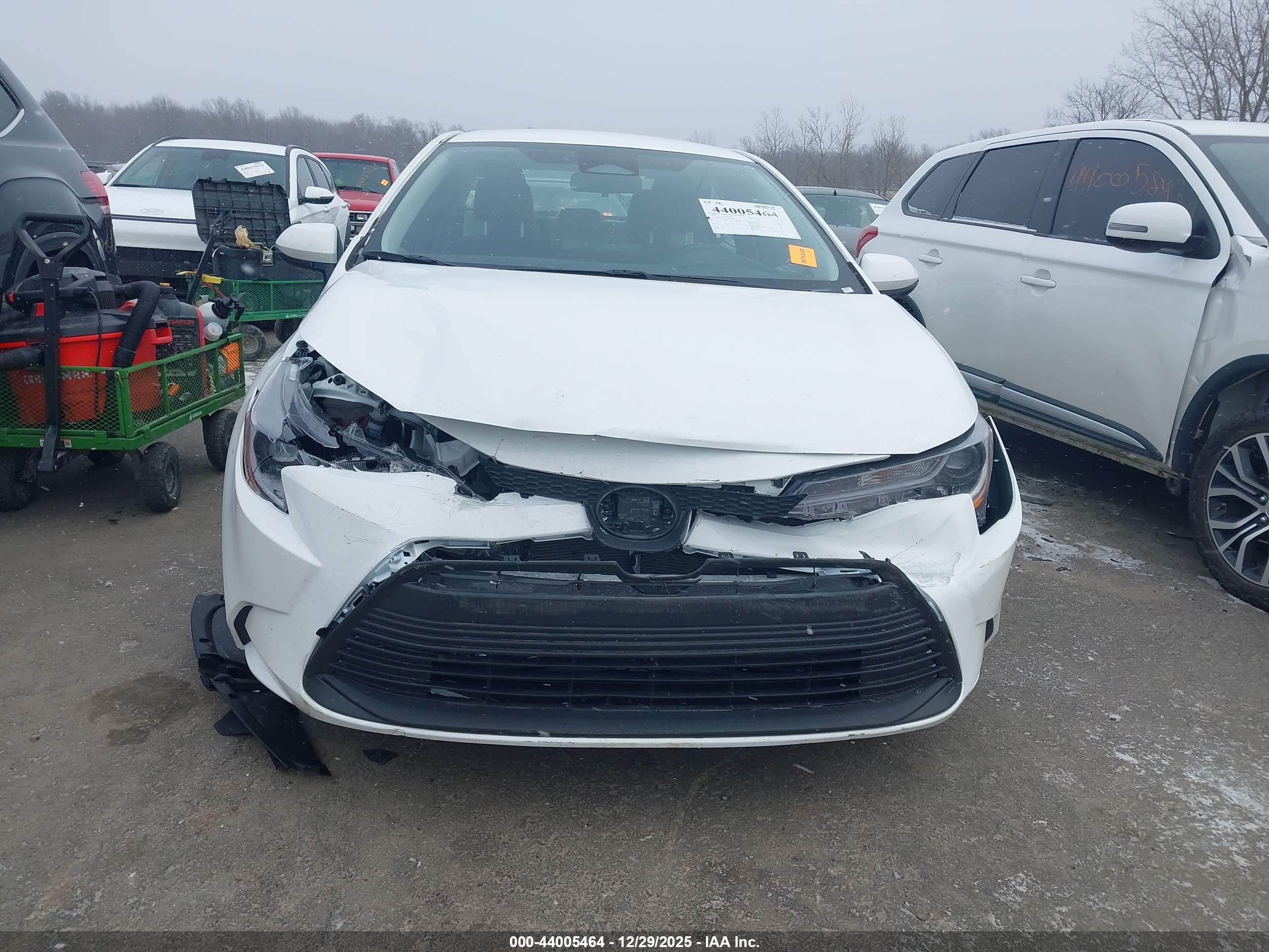 TOYOTA COROLLA image 6