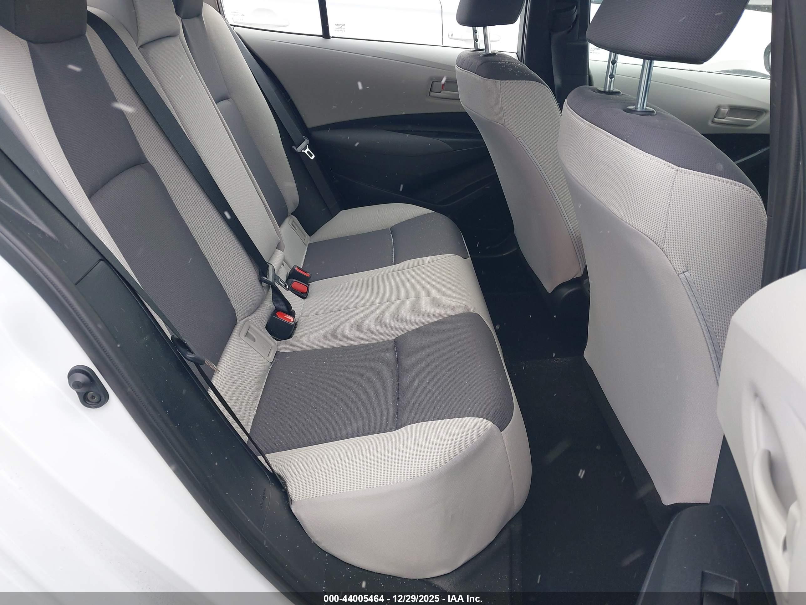 TOYOTA COROLLA image 8
