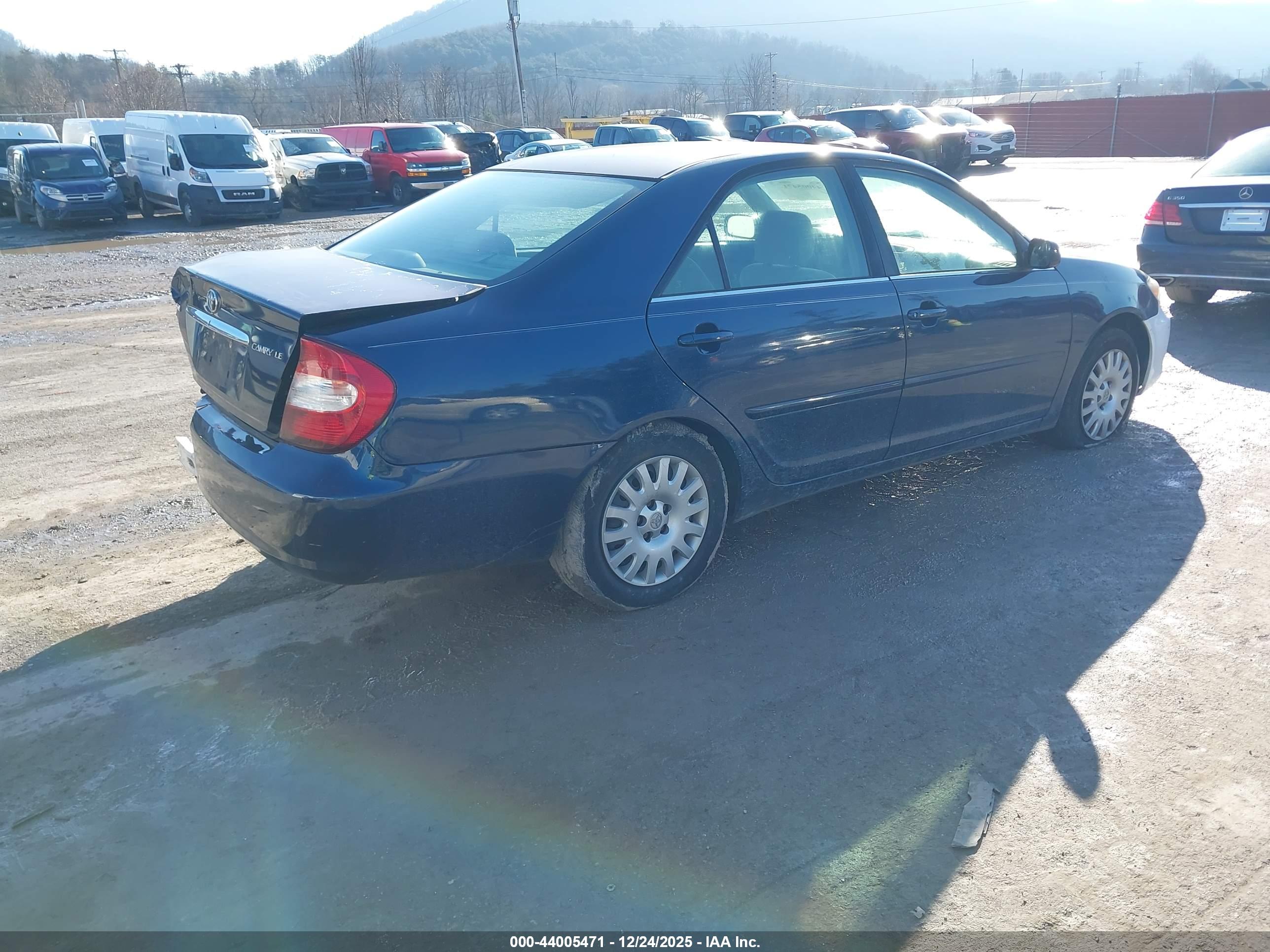 TOYOTA CAMRY image 4