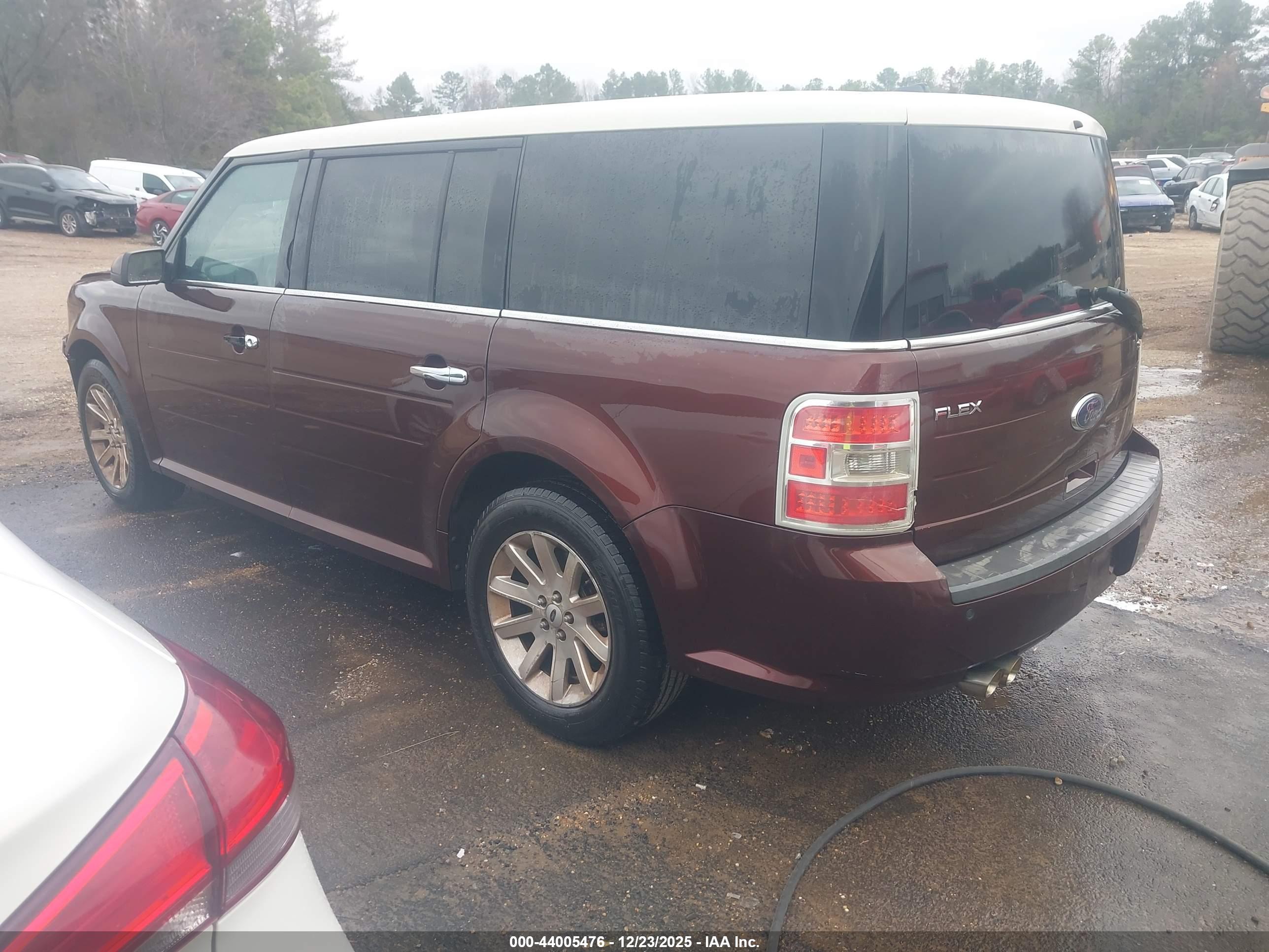 FORD FLEX image 3