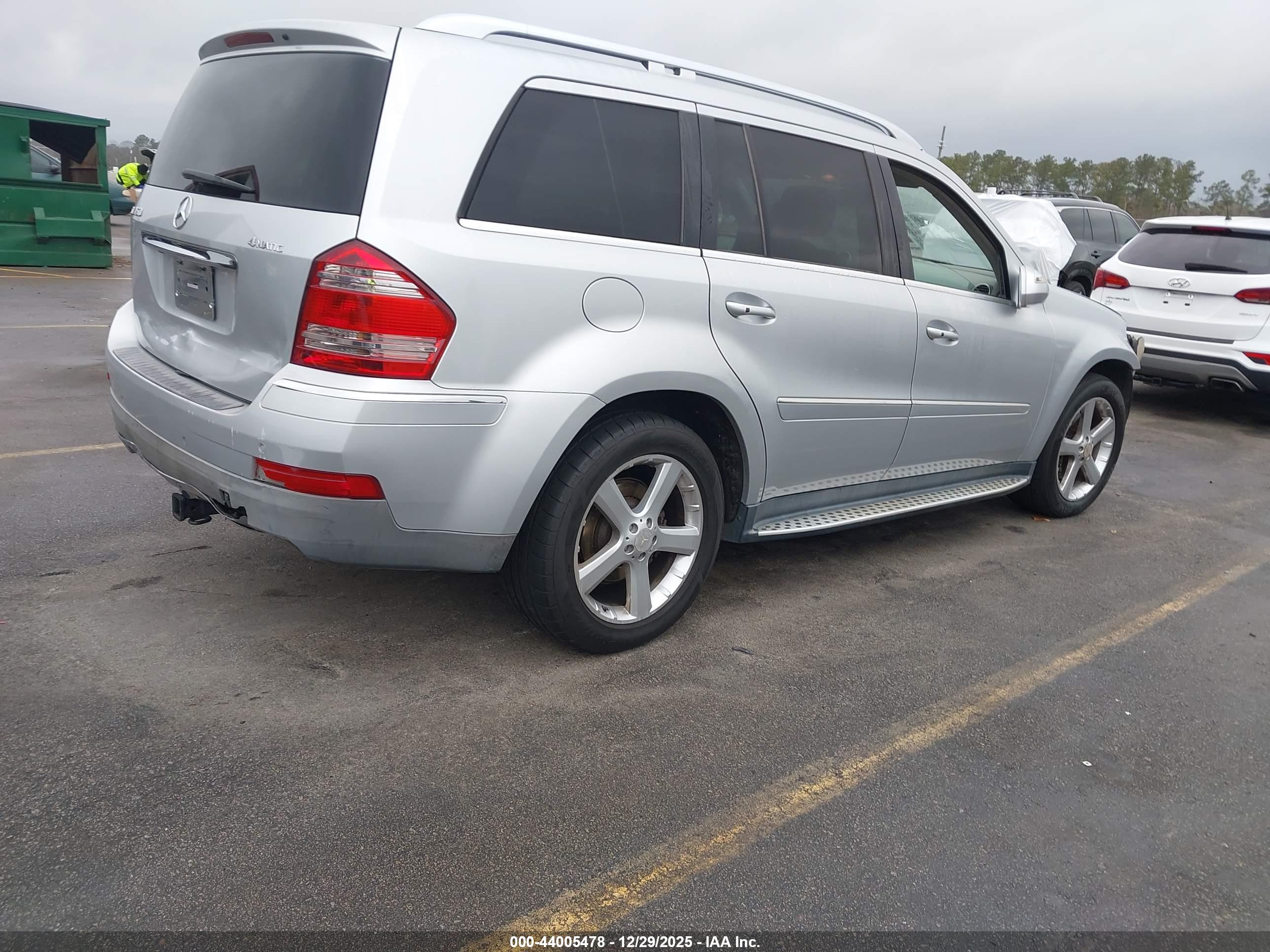 MERCEDES-BENZ GL image 4