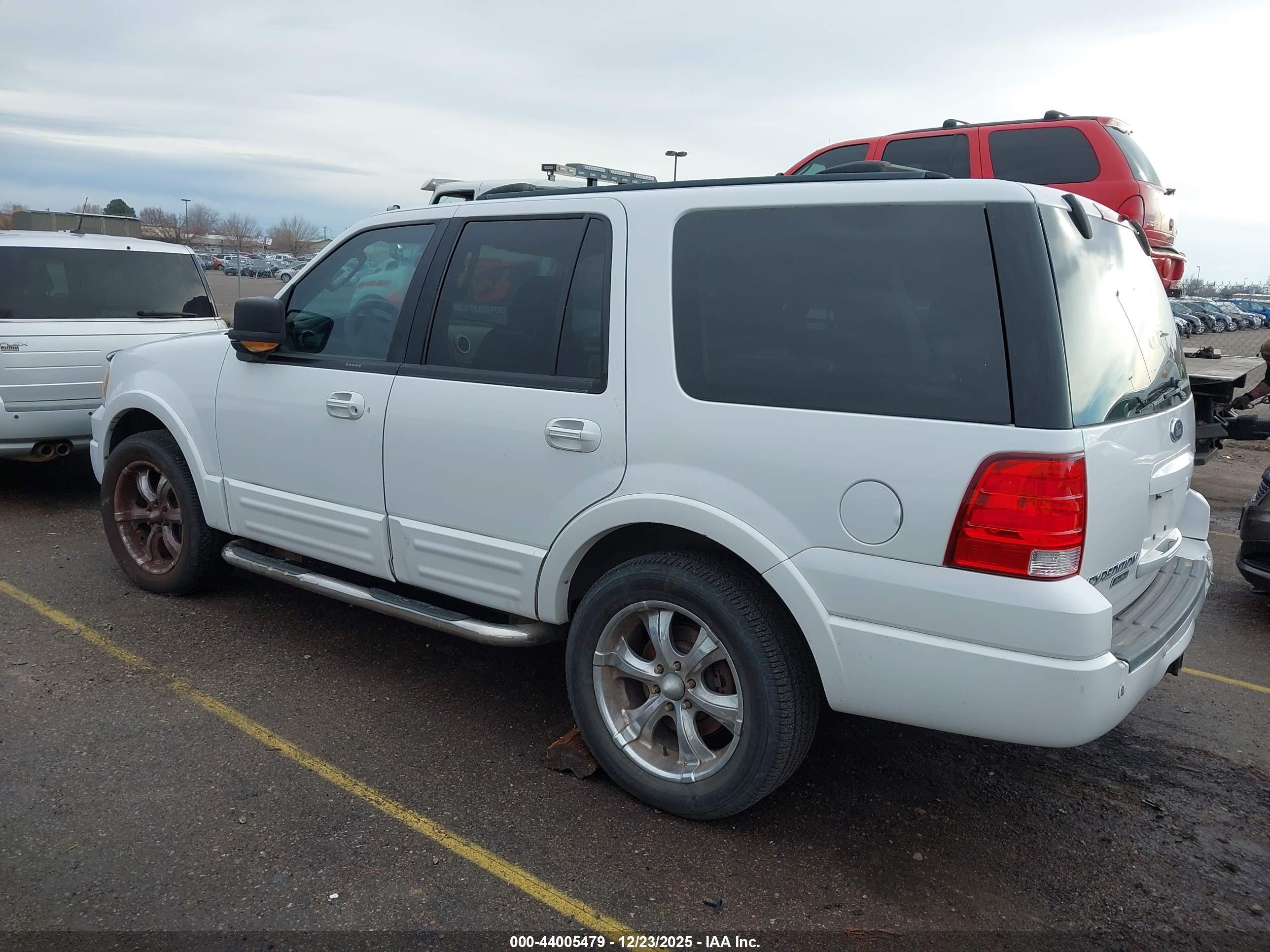 FORD EXPEDITION image 3