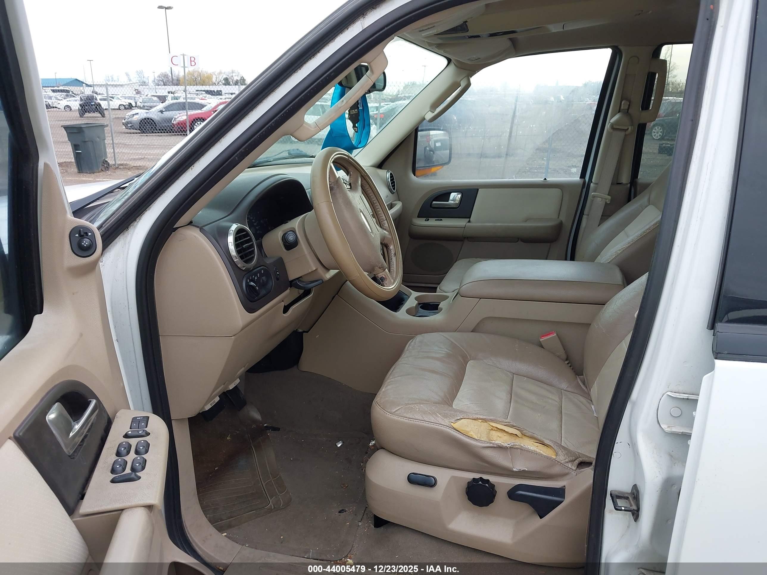 FORD EXPEDITION image 5