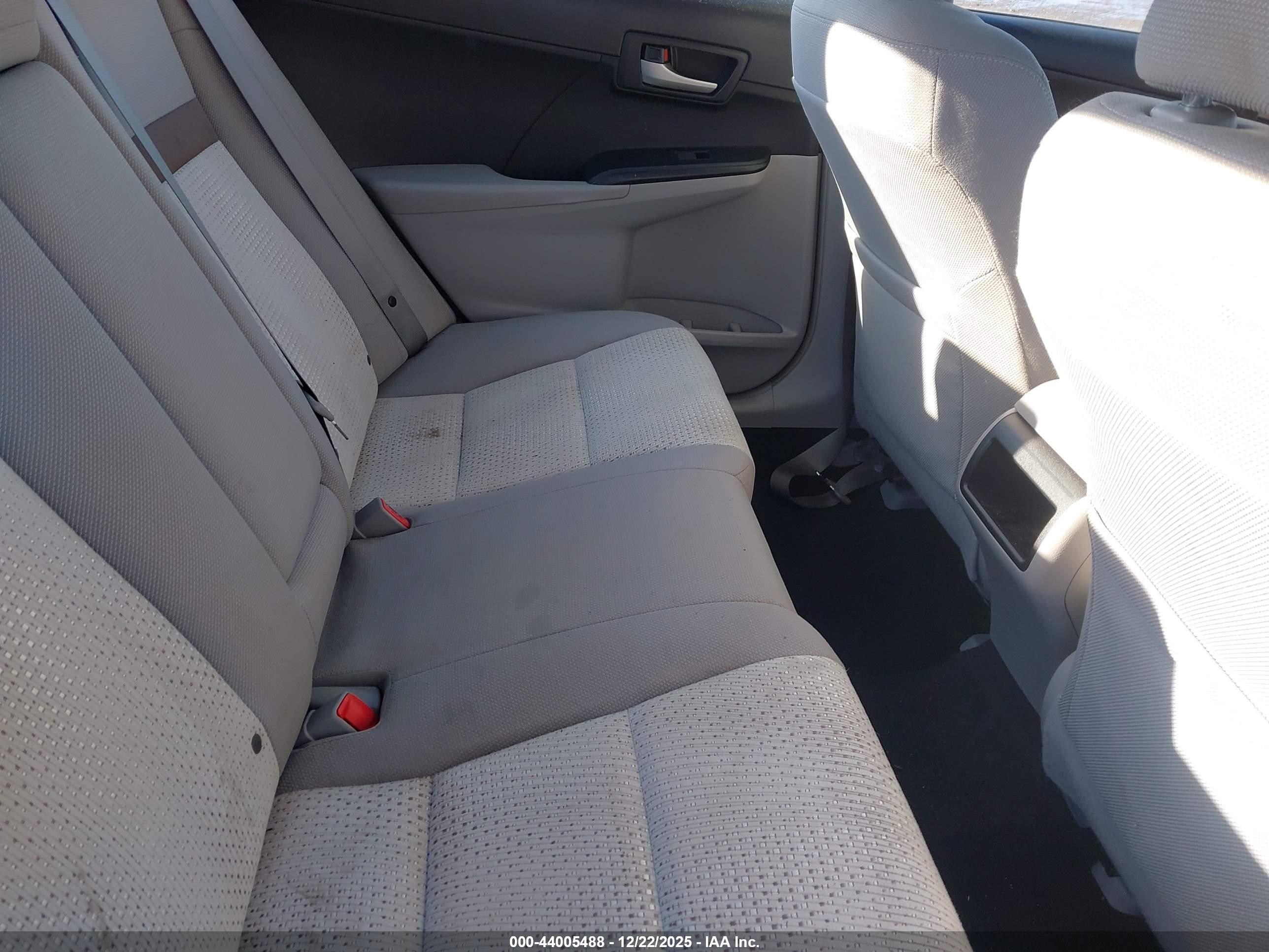 TOYOTA CAMRY image 8