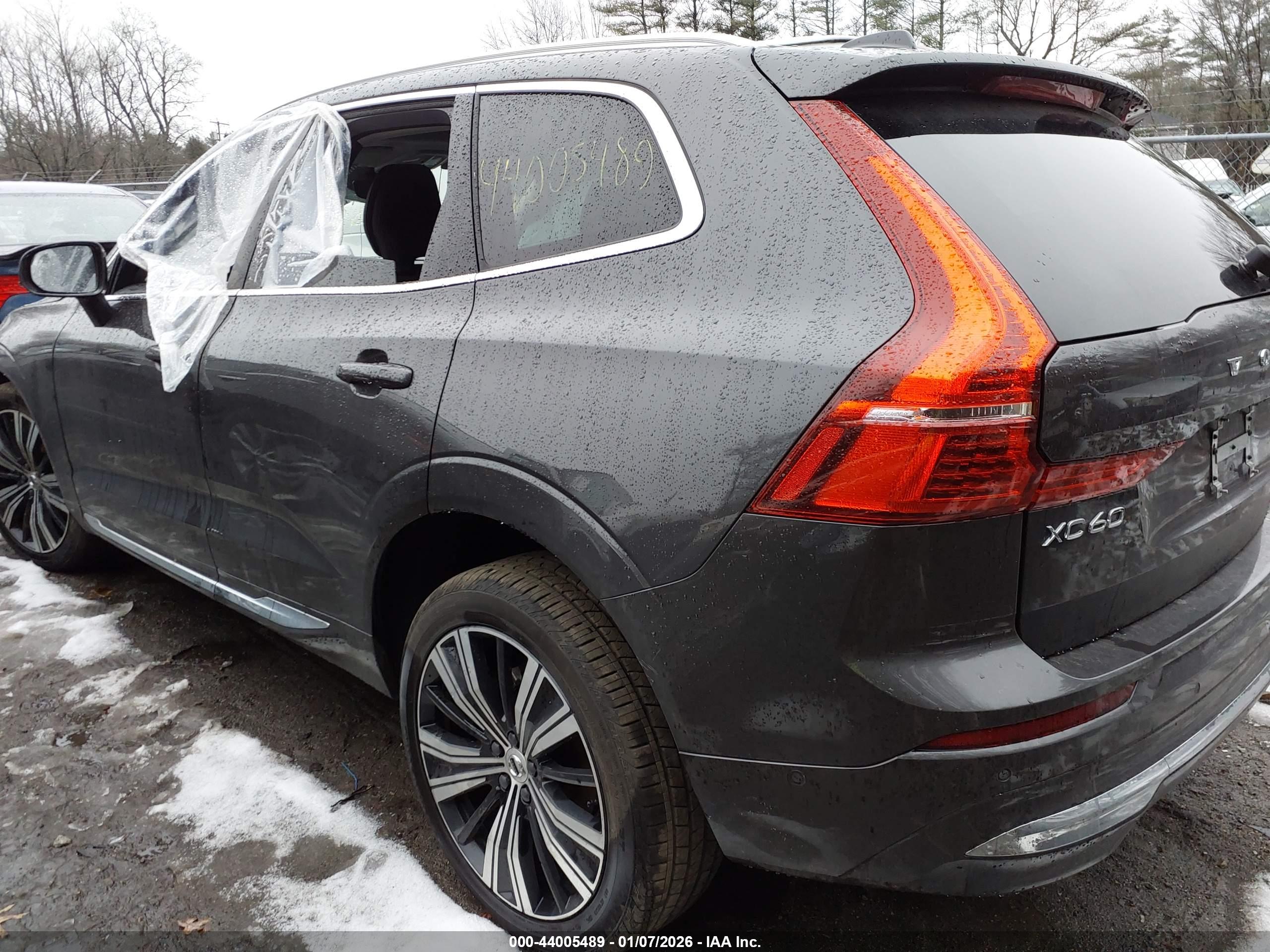 VOLVO XC60 image 3